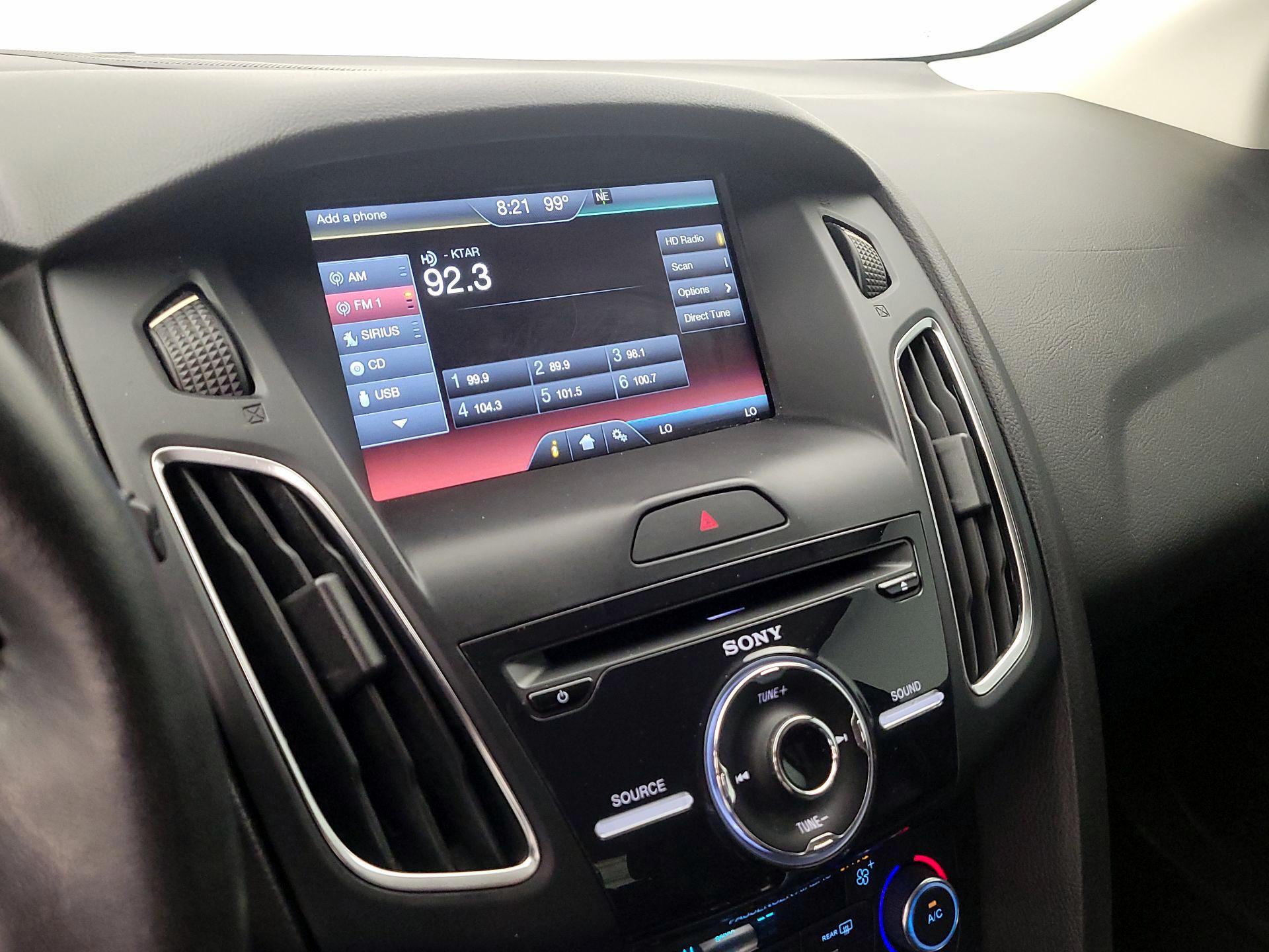 Thumbnail: 2015 Ford Focus - 16