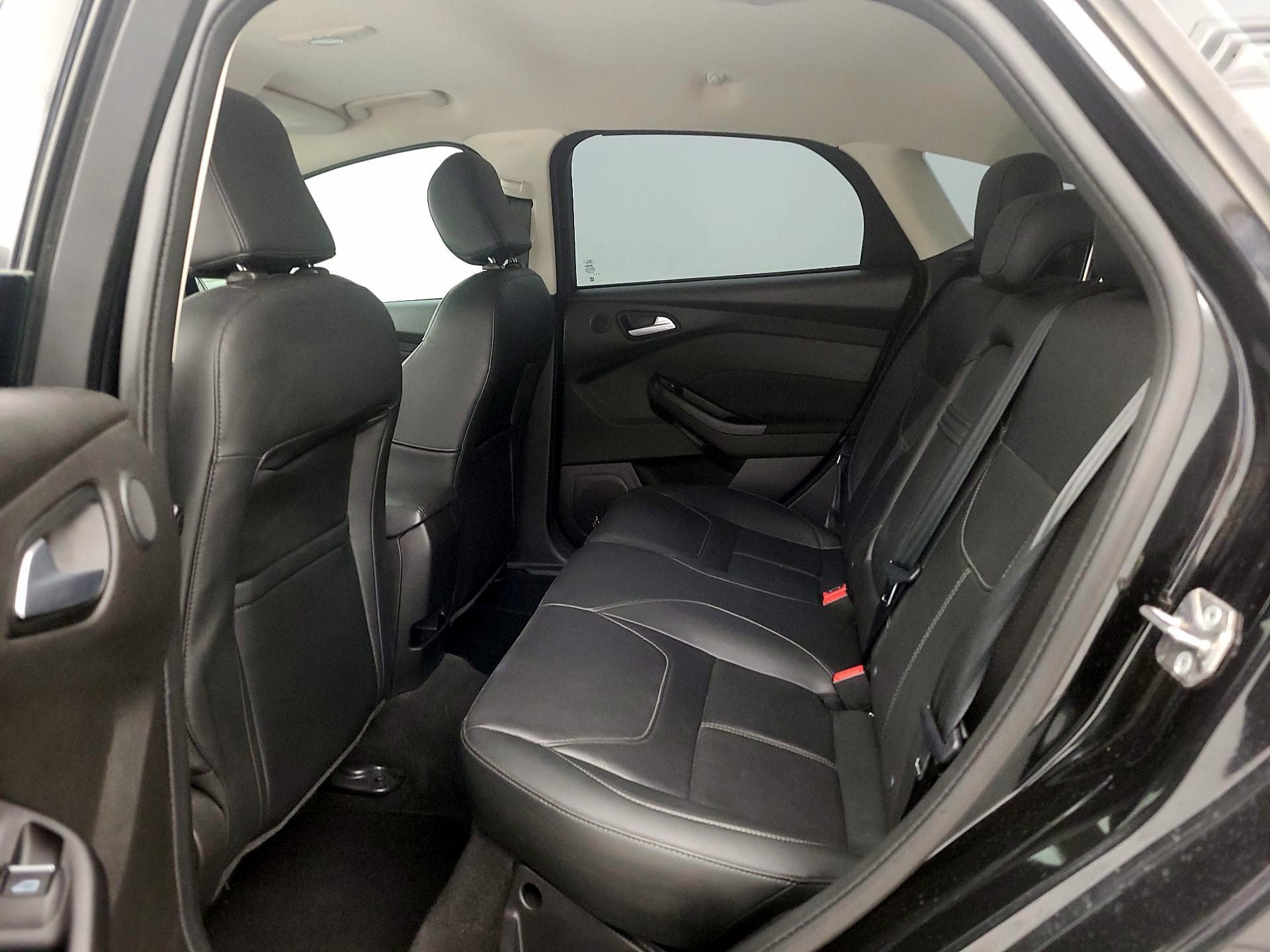 Thumbnail: 2015 Ford Focus - 20