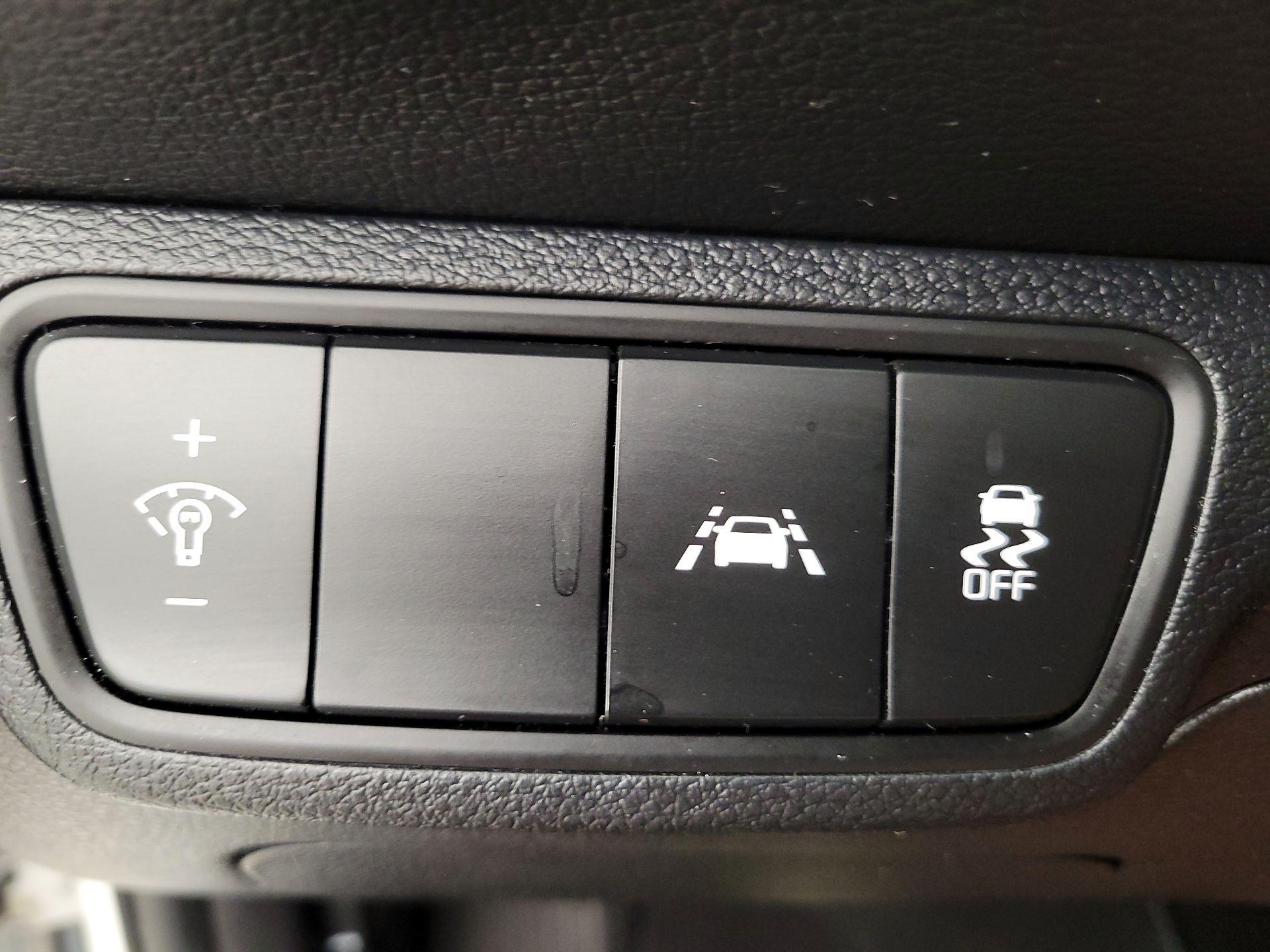 Thumbnail: 2021 Kia Forte - 13