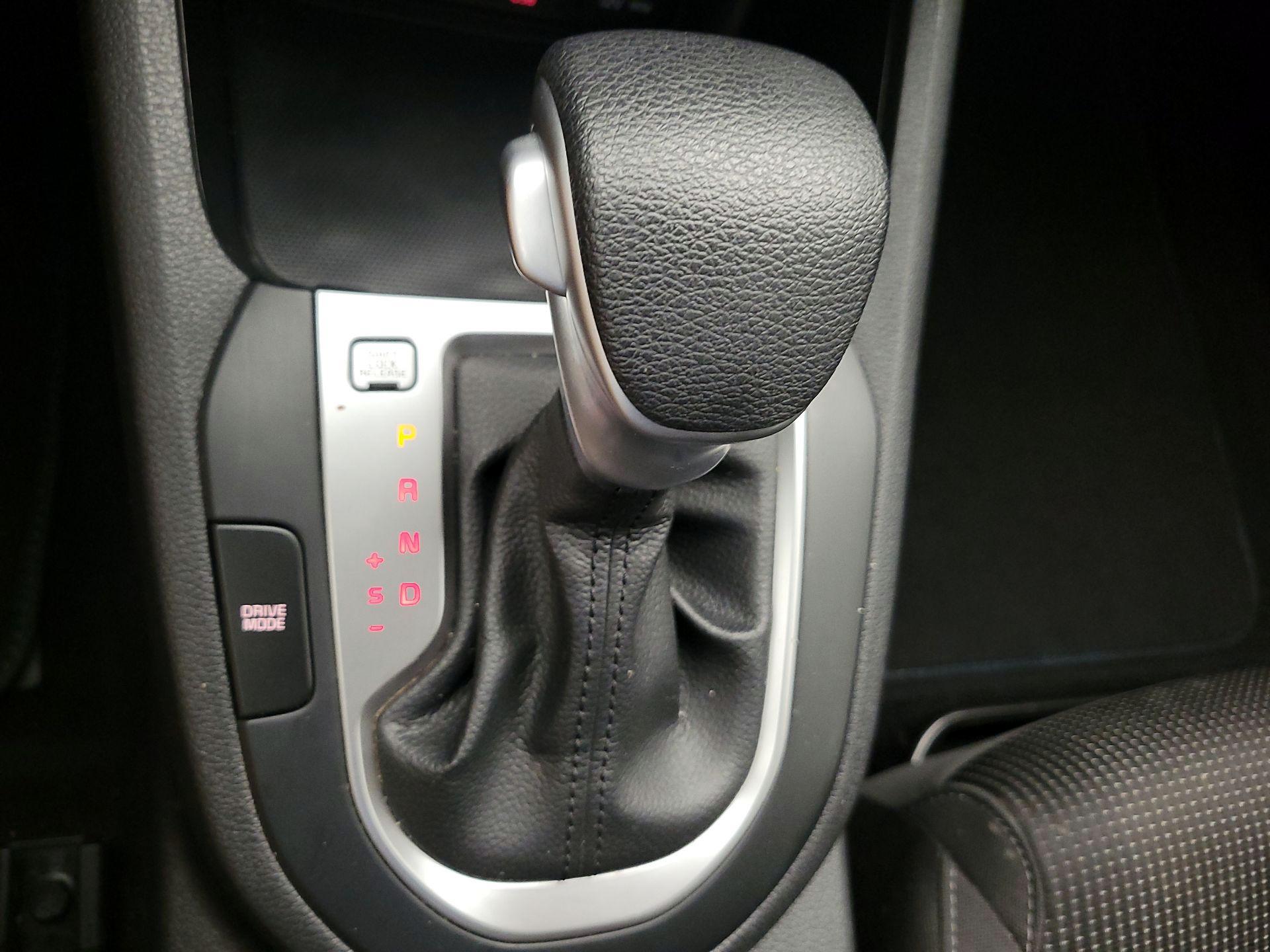 Thumbnail: 2021 Kia Forte - 17