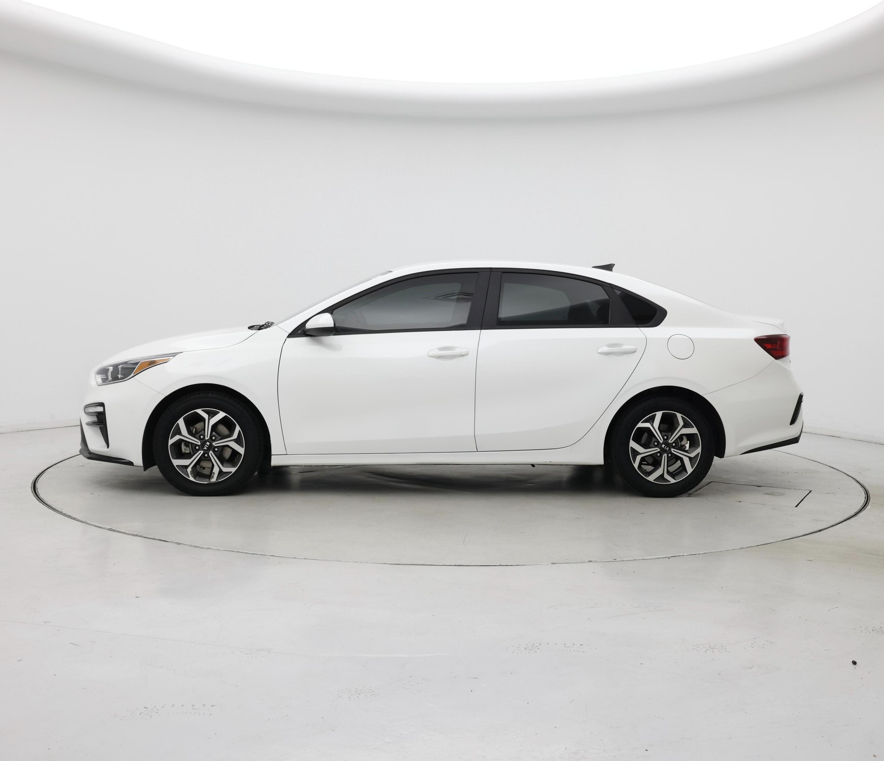 Thumbnail: 2021 Kia Forte - 3