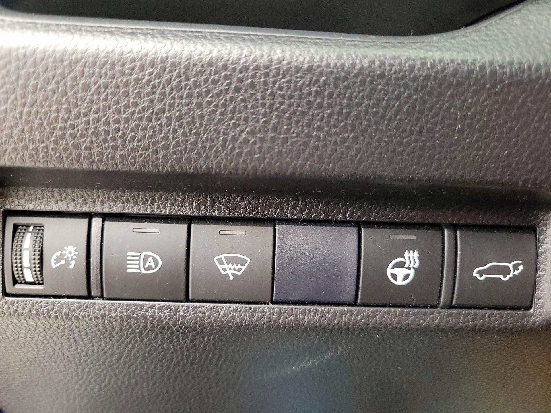 Thumbnail: 2021 Toyota RAV4 - 13