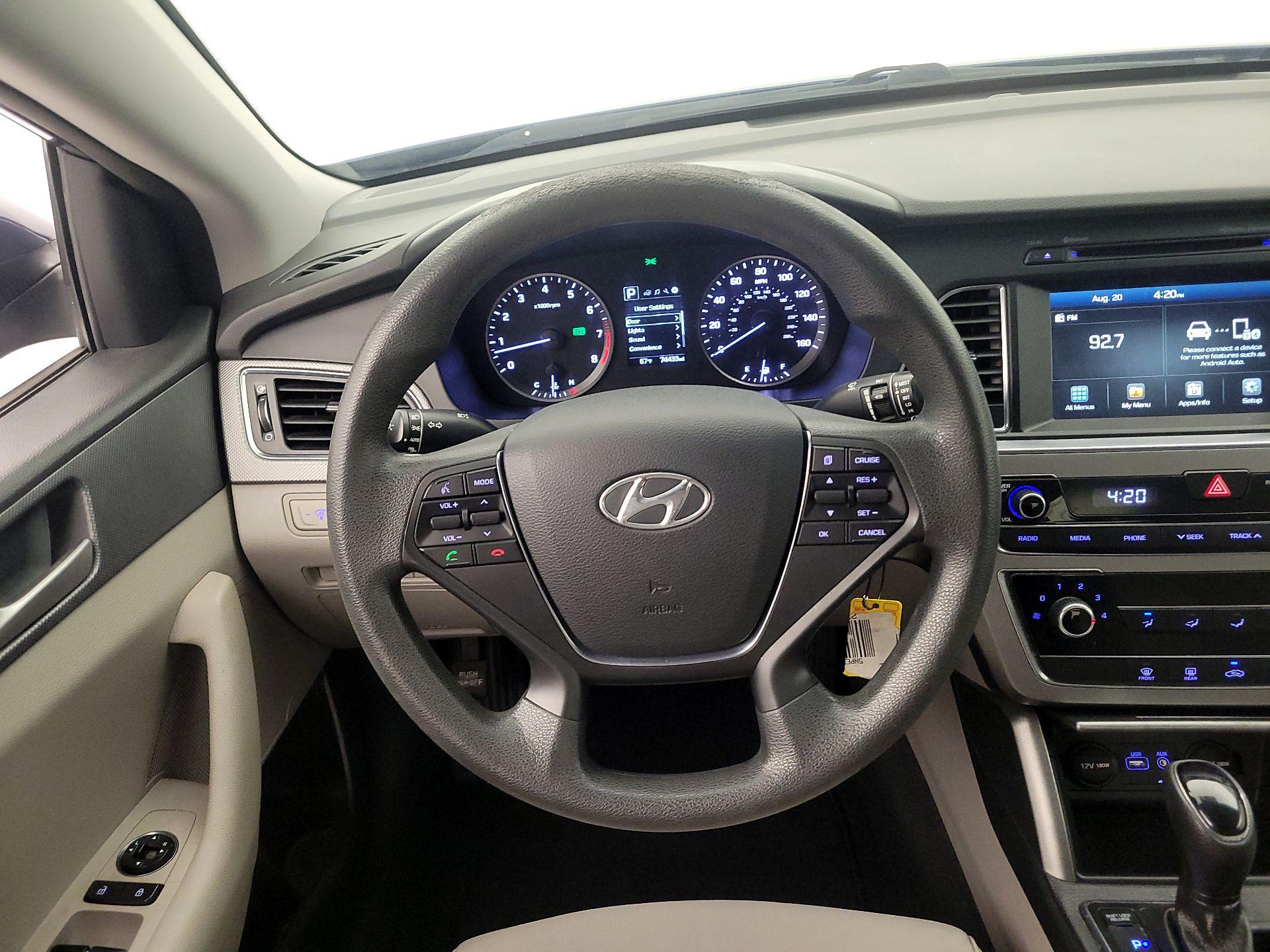 Thumbnail: 2016 Hyundai Sonata - 10