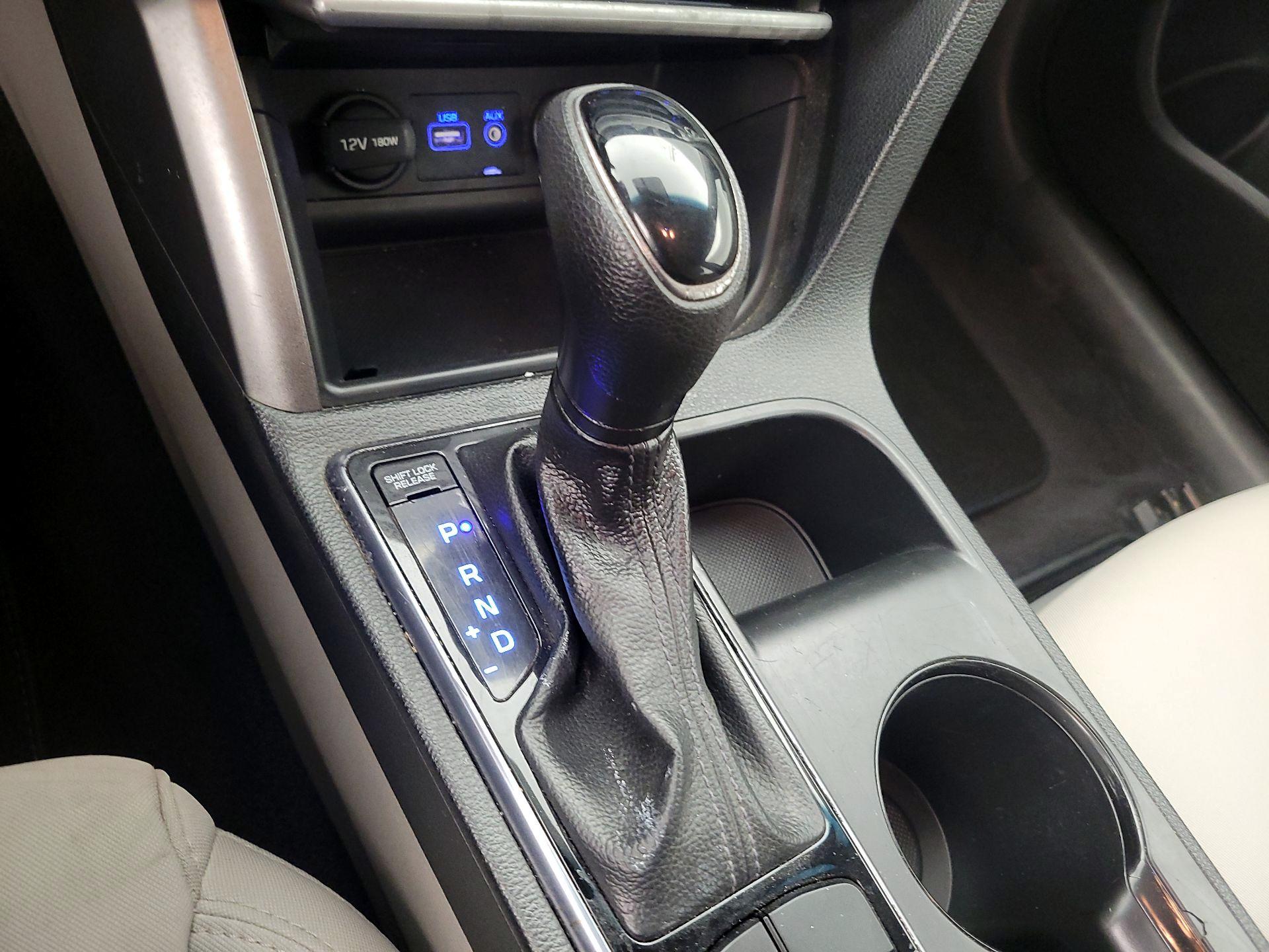 Thumbnail: 2016 Hyundai Sonata - 17