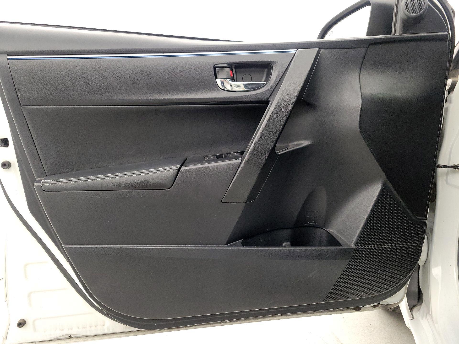 Thumbnail: 2014 Toyota Corolla - 12