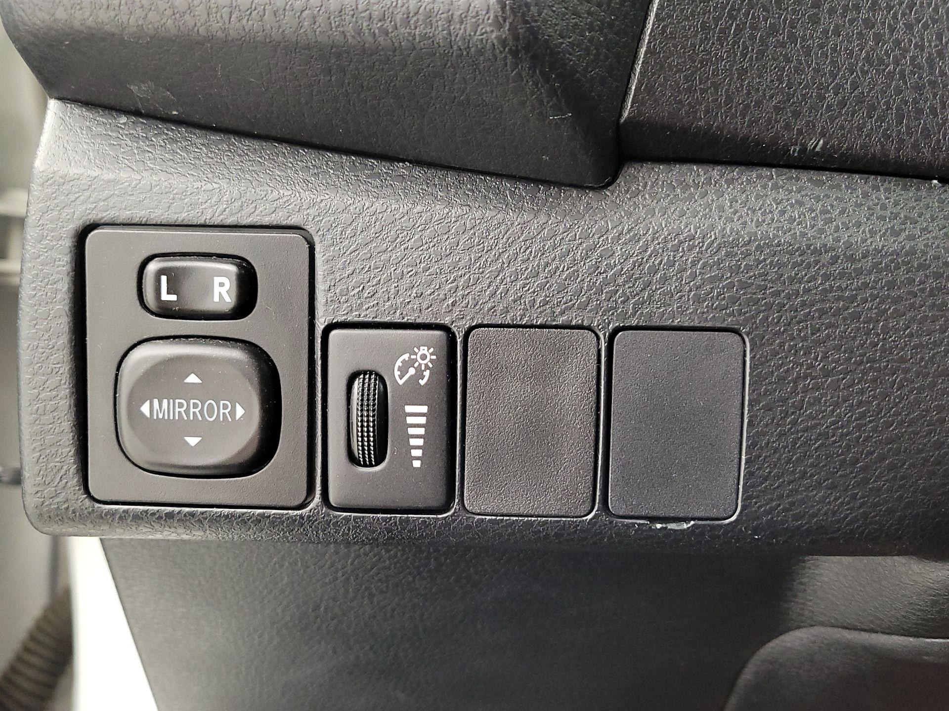 Thumbnail: 2014 Toyota Corolla - 13