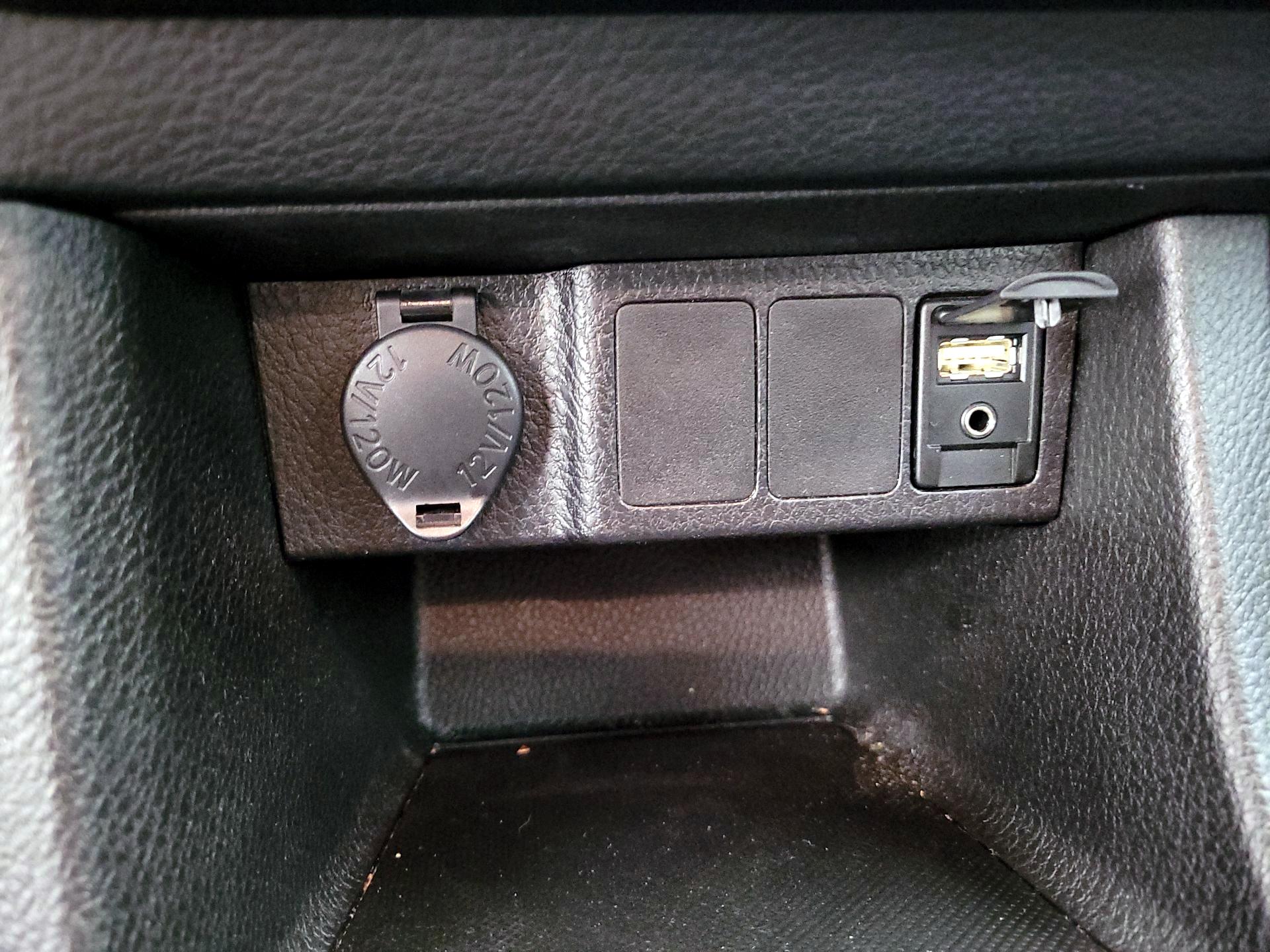 Thumbnail: 2014 Toyota Corolla - 18
