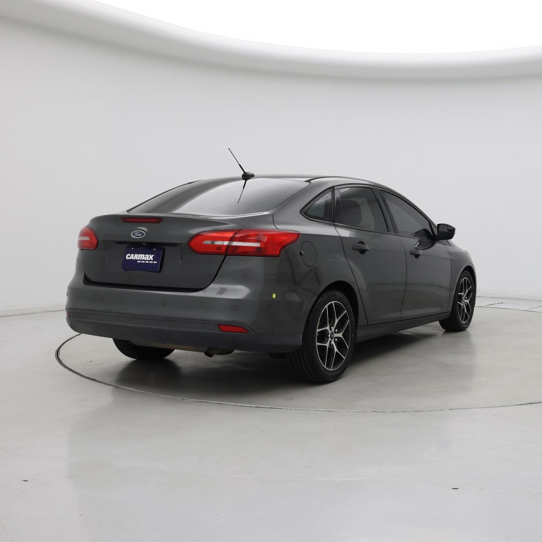 Thumbnail: 2017 Ford Focus - 8