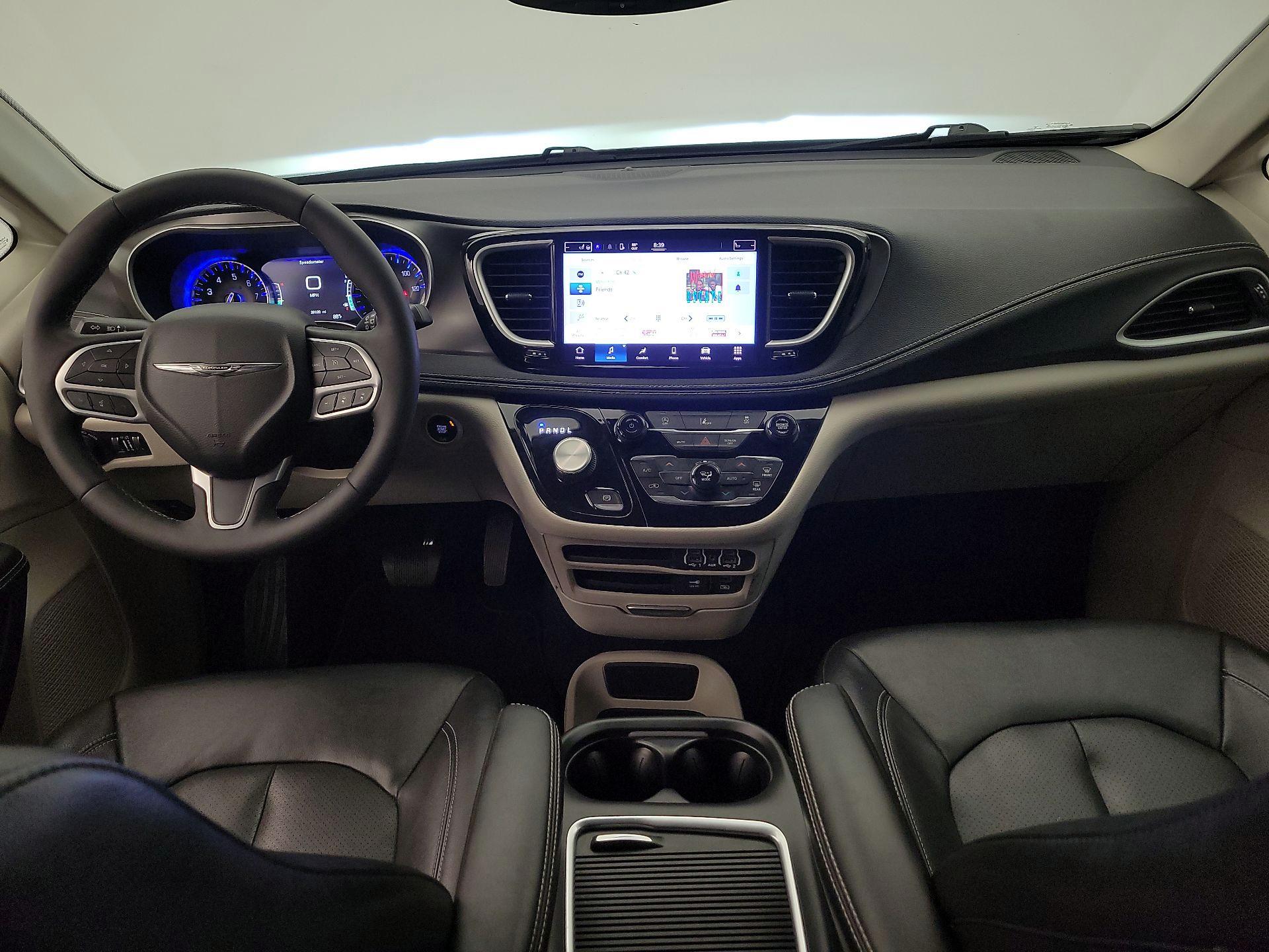 Thumbnail: 2022 Chrysler Pacifica - 9