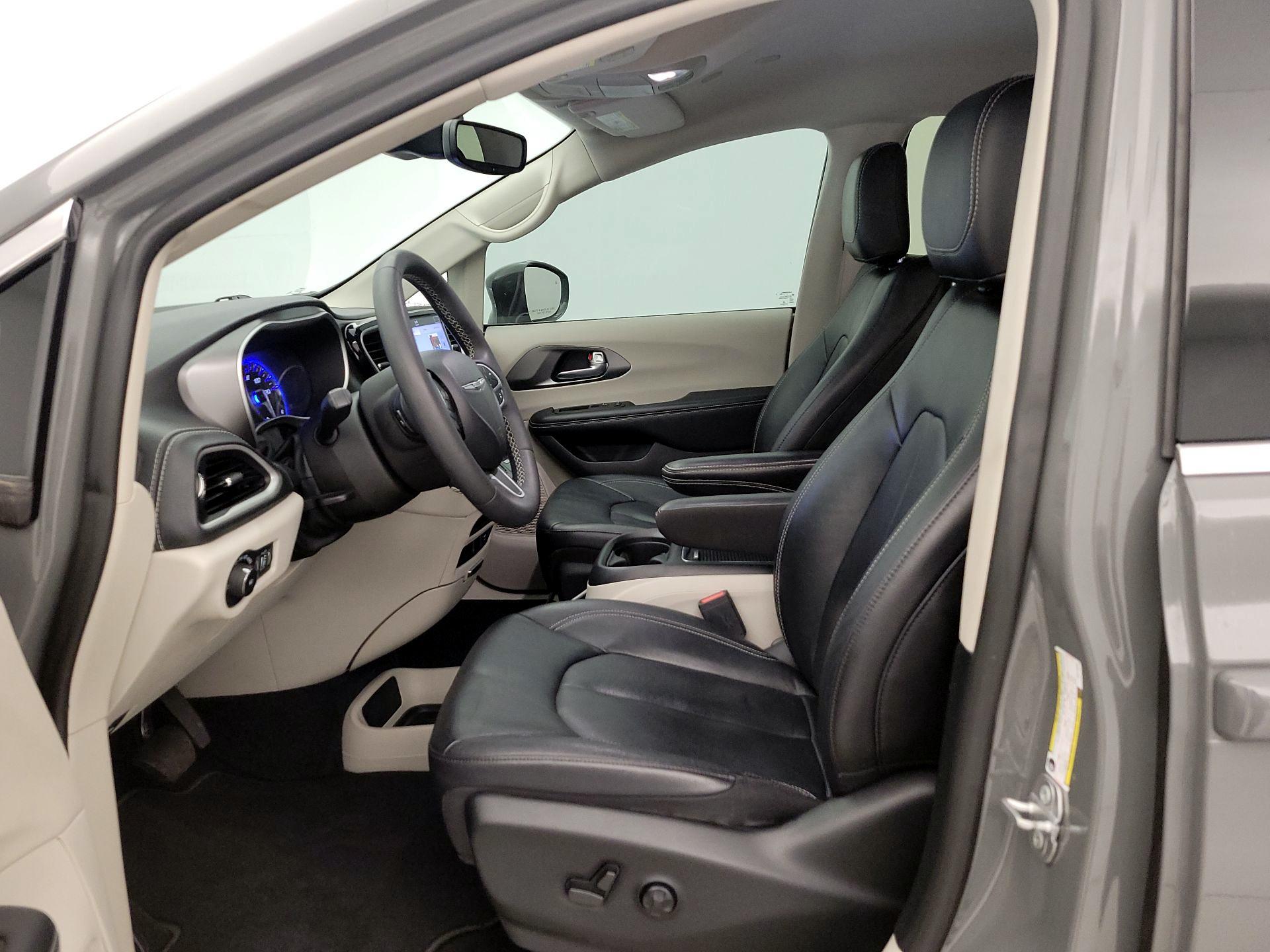 Thumbnail: 2022 Chrysler Pacifica - 11