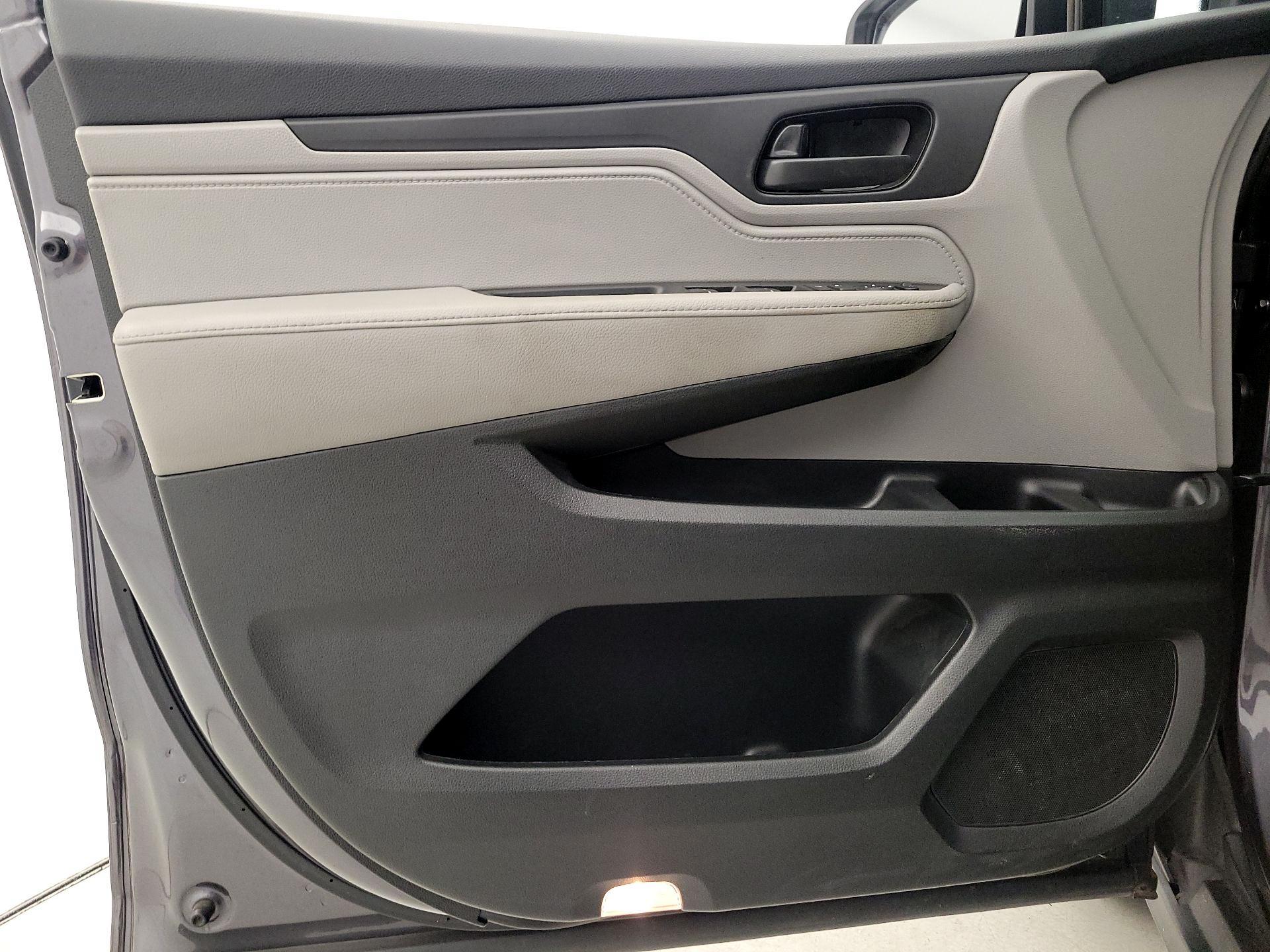 Thumbnail: 2019 Honda Odyssey - 12