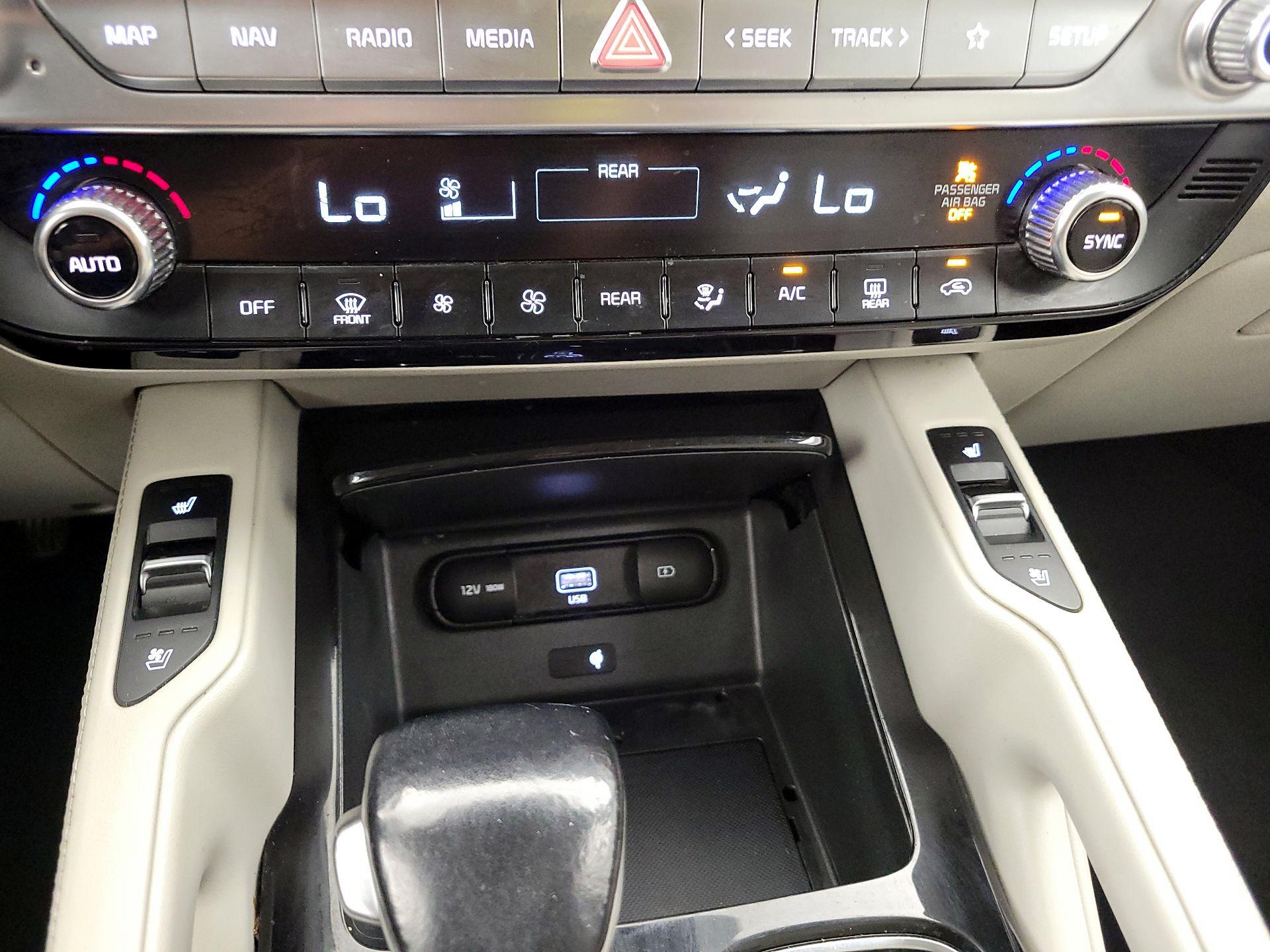 Thumbnail: 2020 Kia Telluride - 17