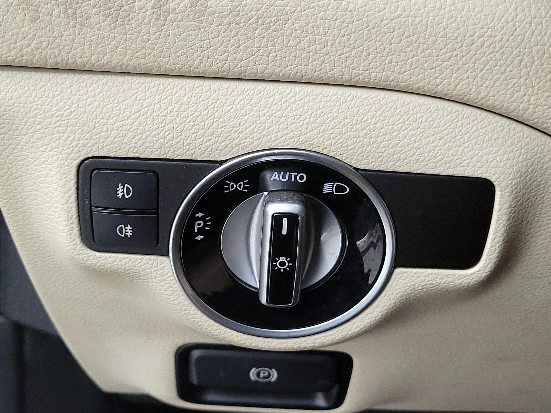 Thumbnail: 2015 Mercedes-Benz GLA - 13
