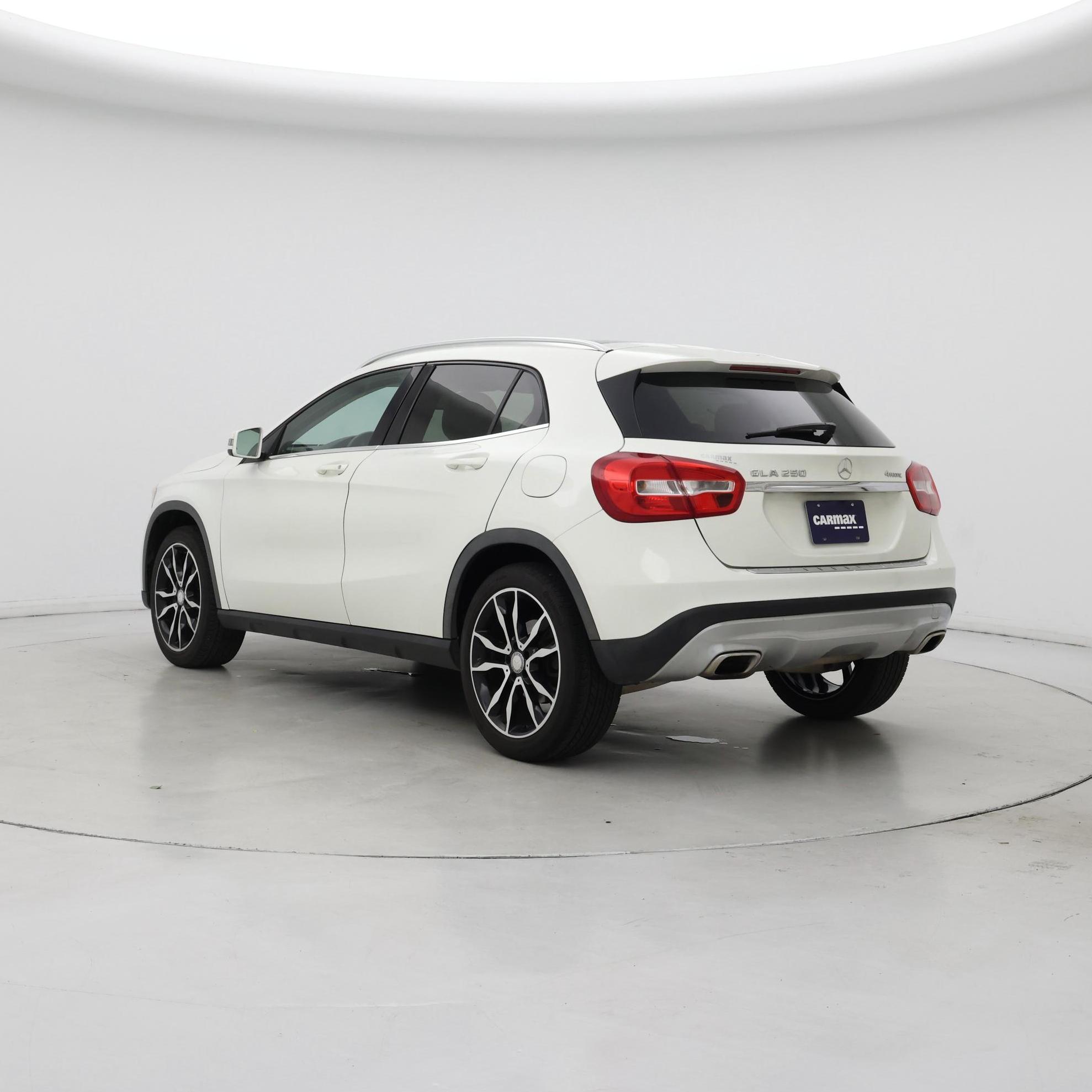 Thumbnail: 2015 Mercedes-Benz GLA - 2