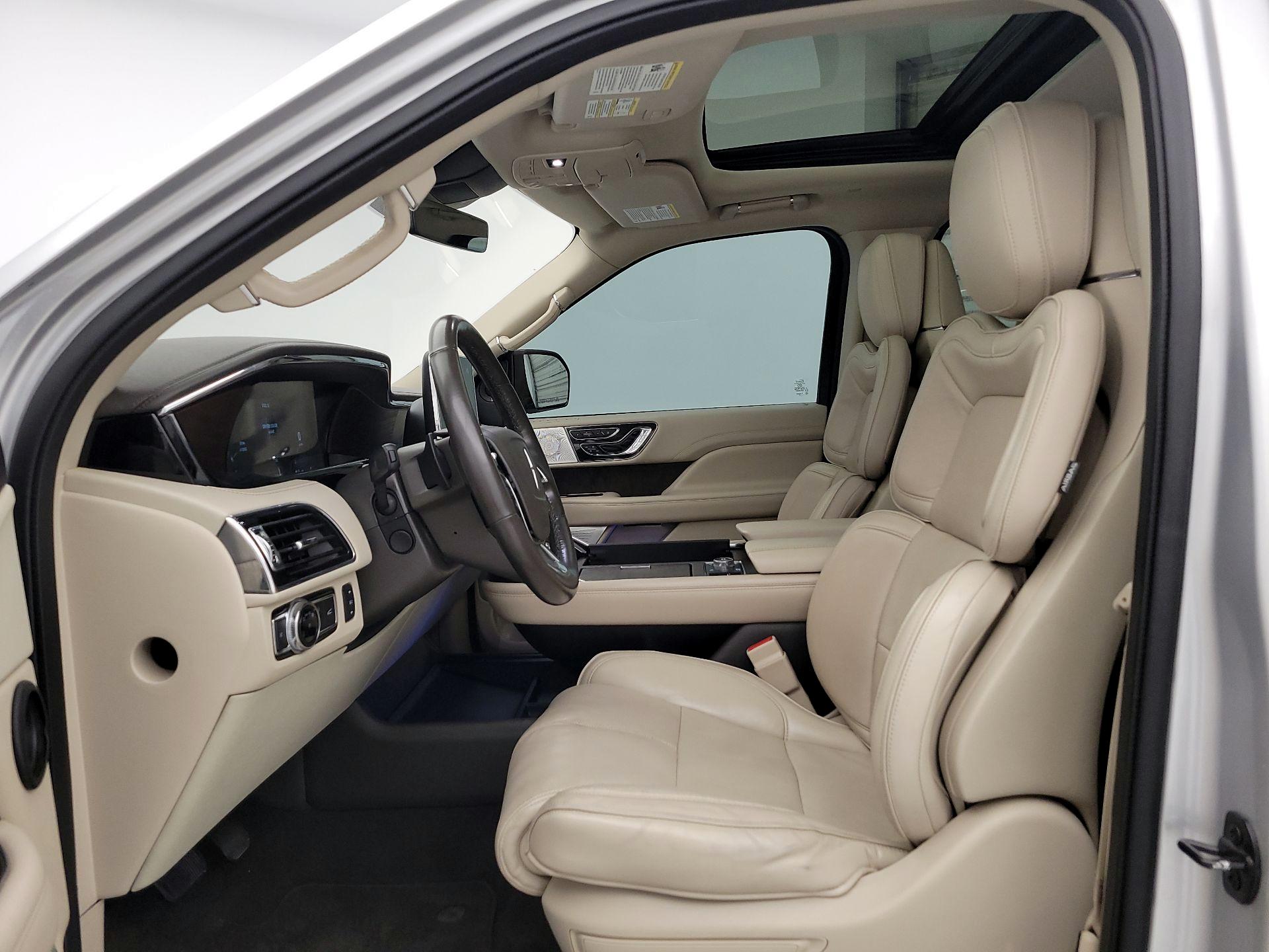Thumbnail: 2019 Lincoln Navigator - 11