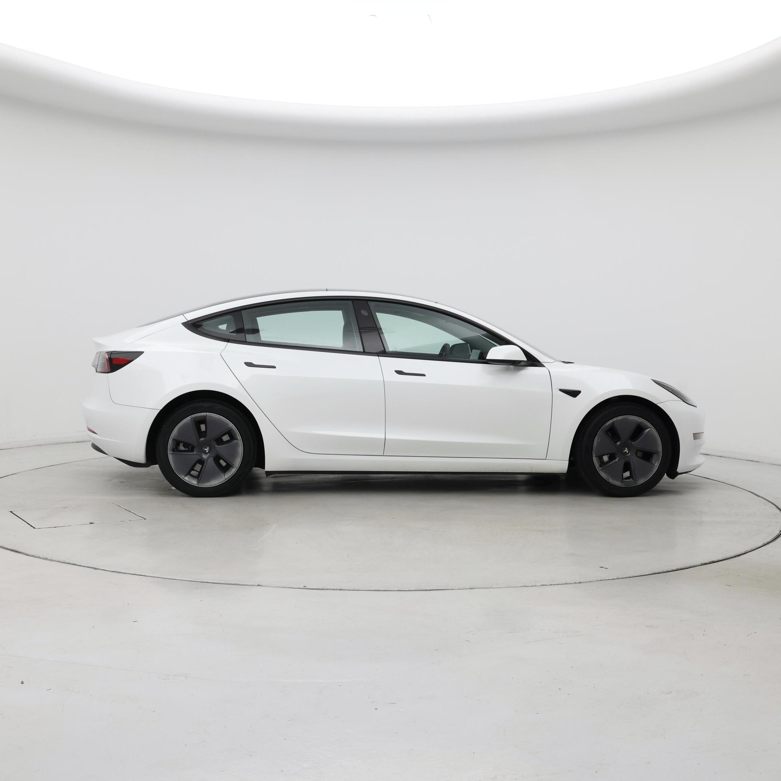 Thumbnail: 2023 Tesla Model 3 - 7