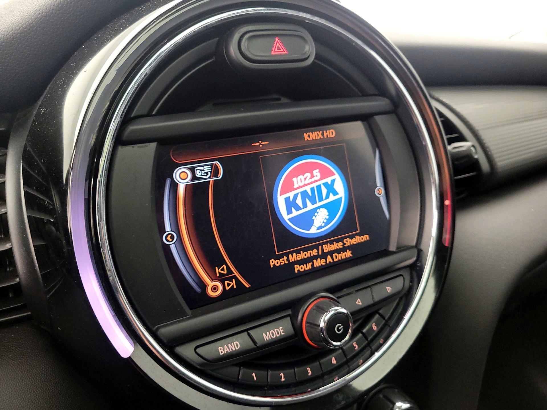 Thumbnail: 2015 MINI Cooper Hardtop - 14