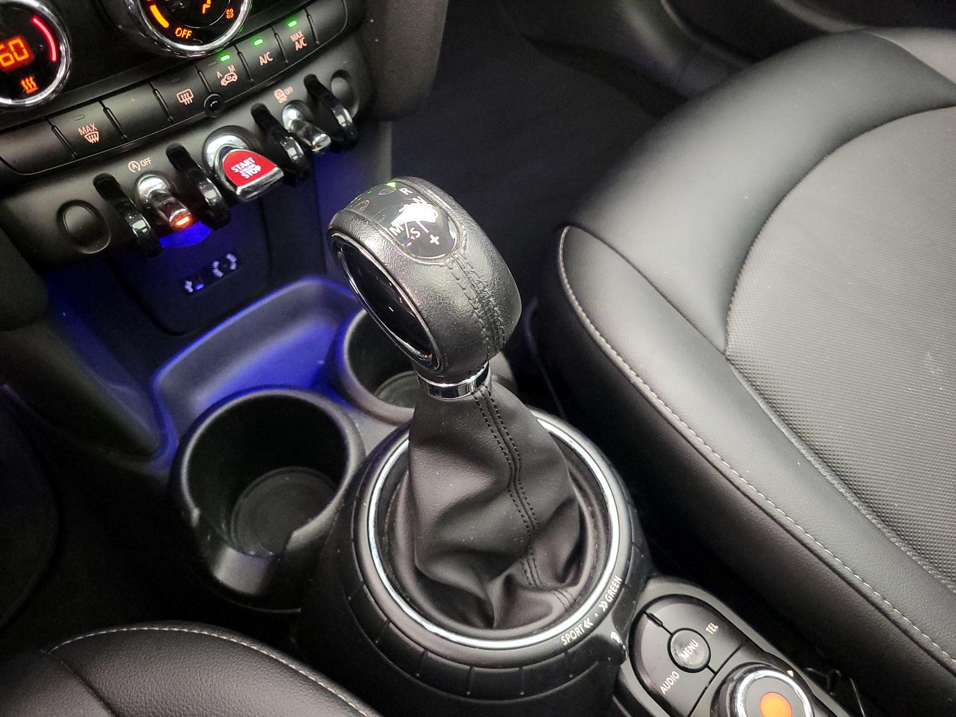 Thumbnail: 2015 MINI Cooper Hardtop - 16