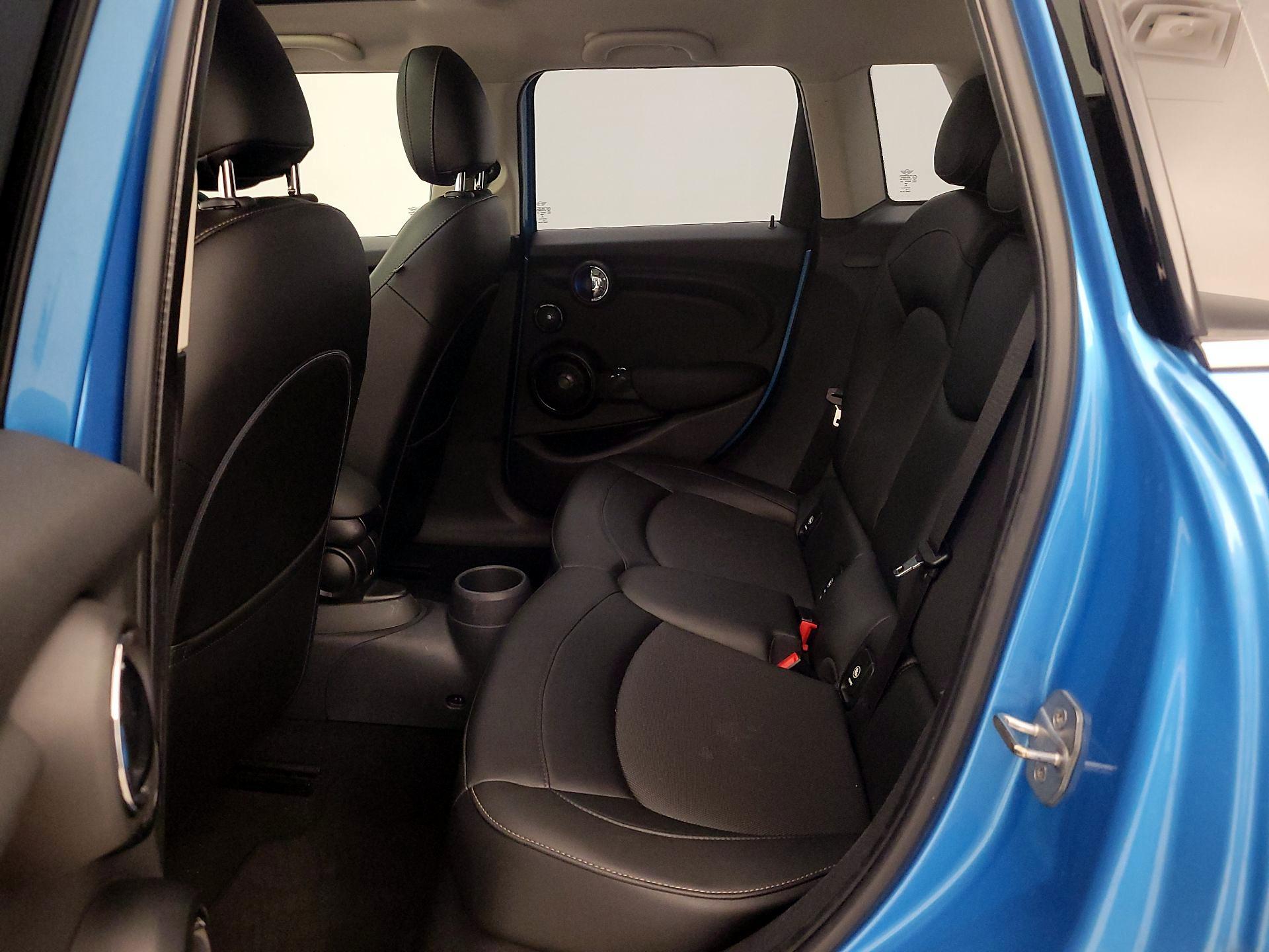 Thumbnail: 2015 MINI Cooper Hardtop - 19