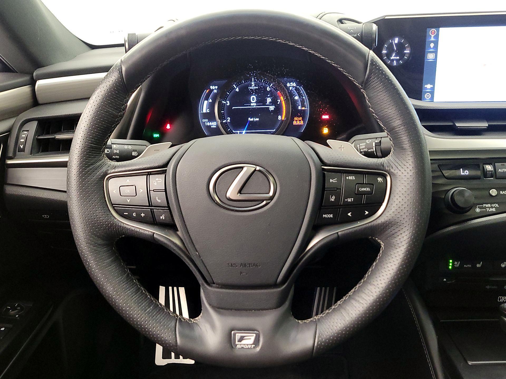 Thumbnail: 2019 Lexus ES - 10