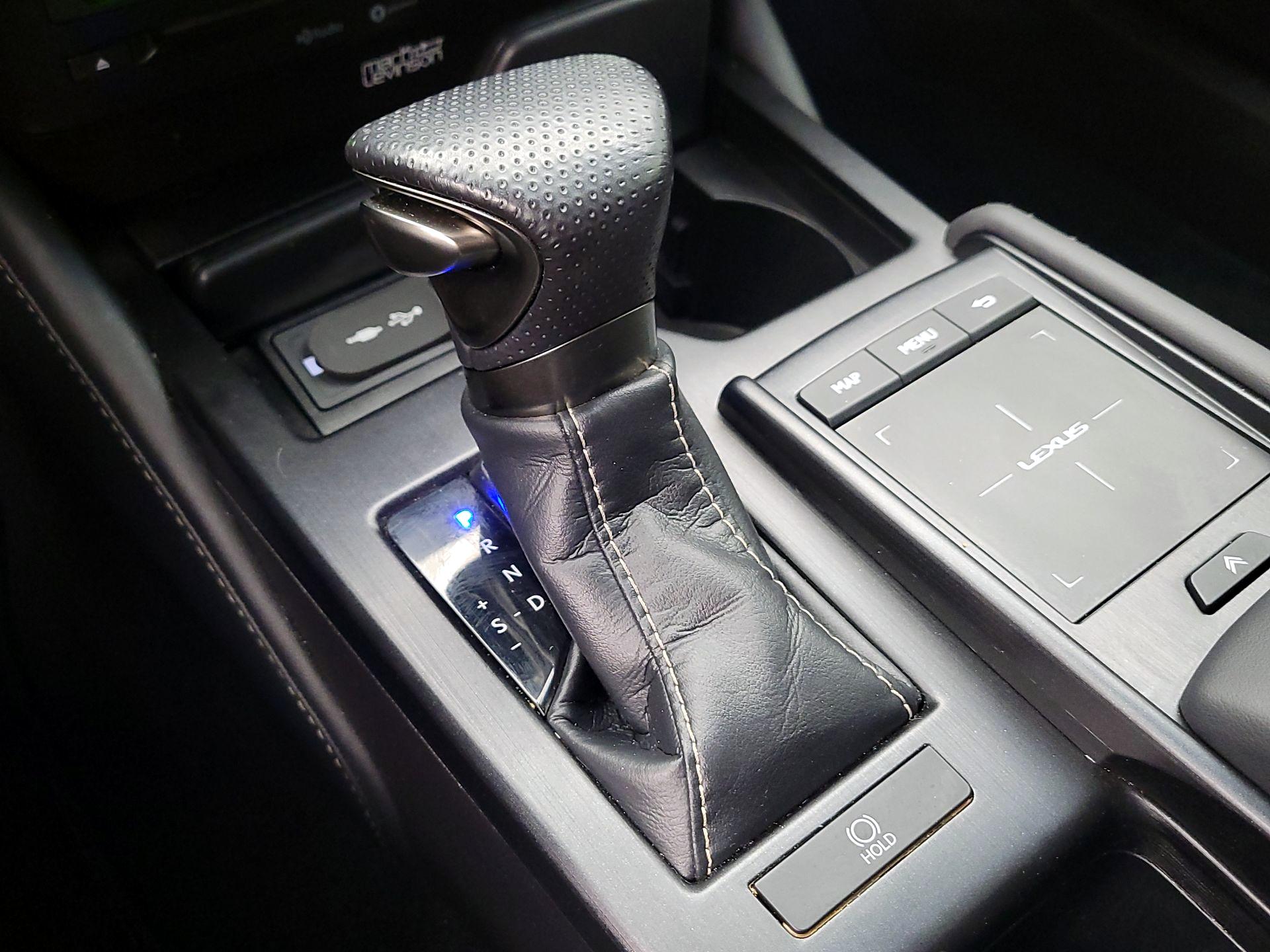 Thumbnail: 2019 Lexus ES - 18