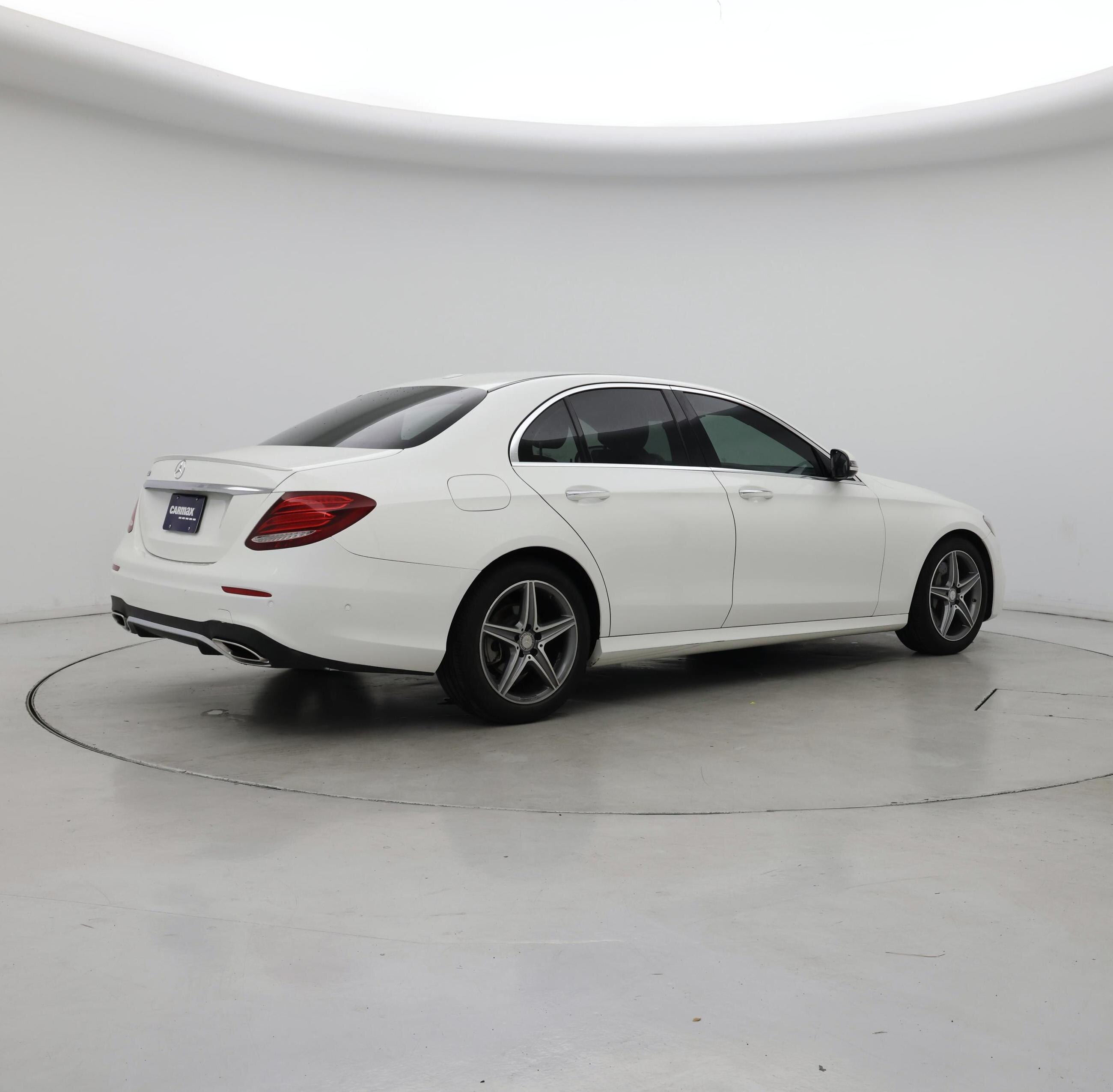 Thumbnail: 2017 Mercedes-Benz E-Class - 3