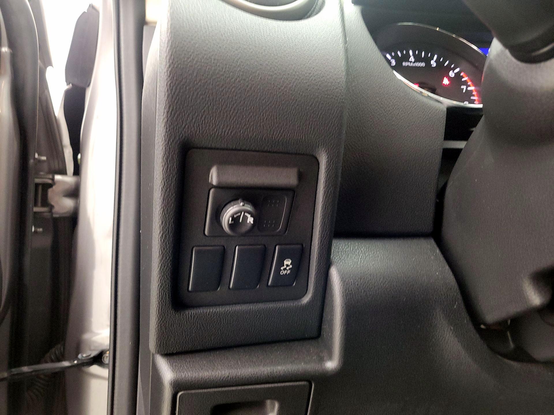 Thumbnail: 2014 Nissan Rogue - 13