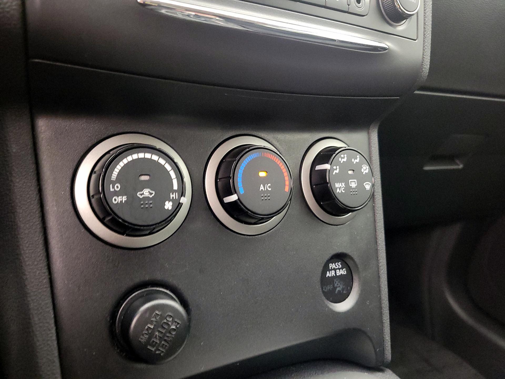 Thumbnail: 2014 Nissan Rogue - 16