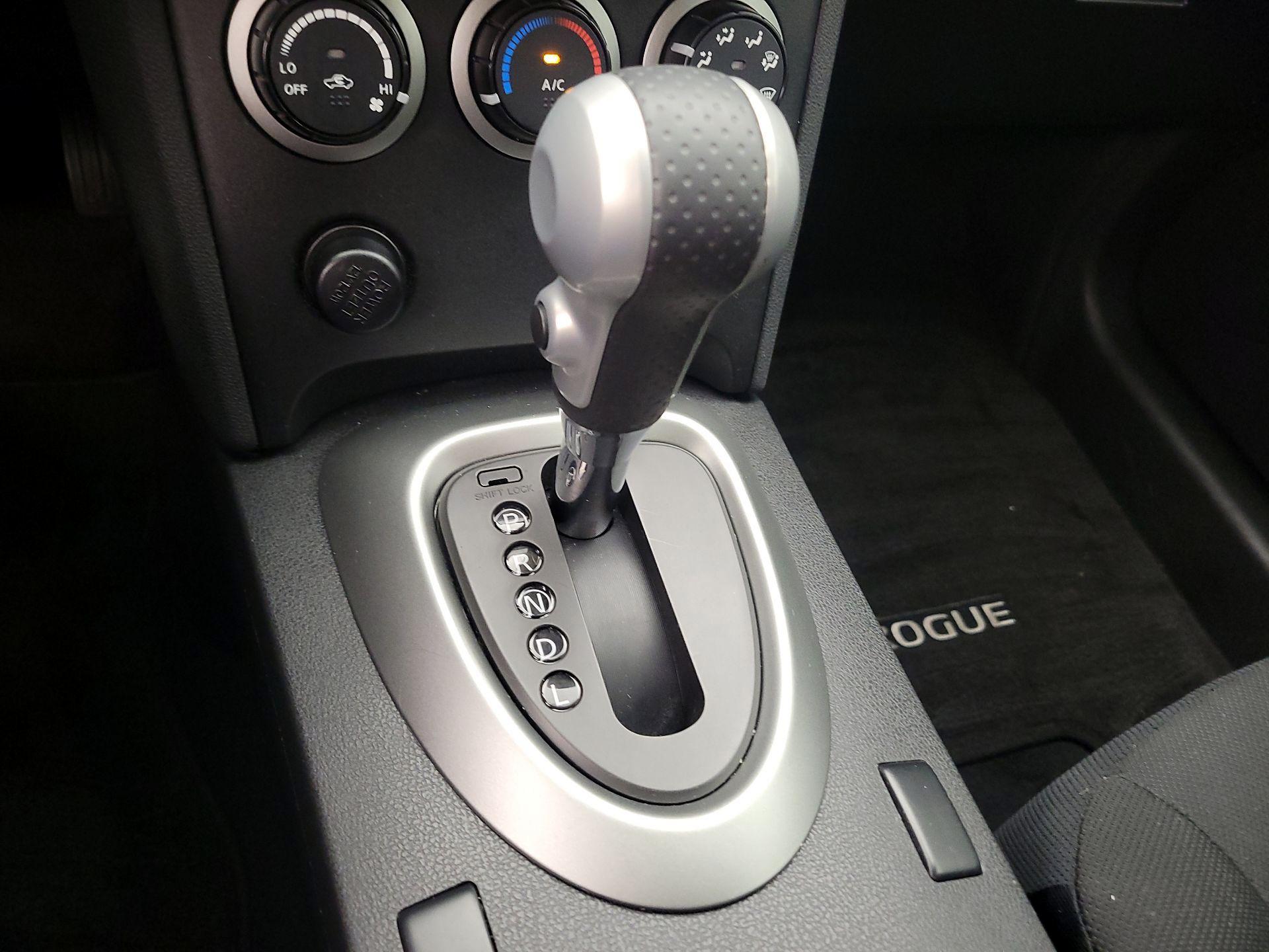 Thumbnail: 2014 Nissan Rogue - 17
