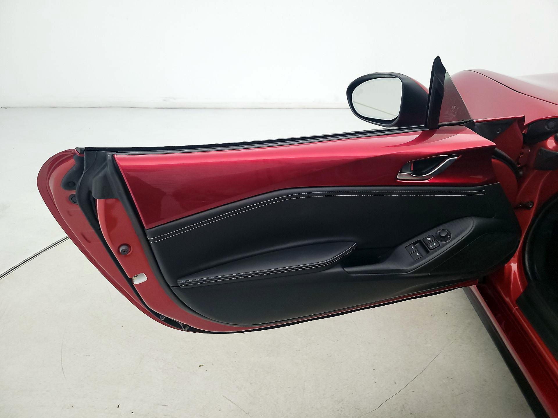 Thumbnail: 2020 Mazda MX-5 Miata - 12