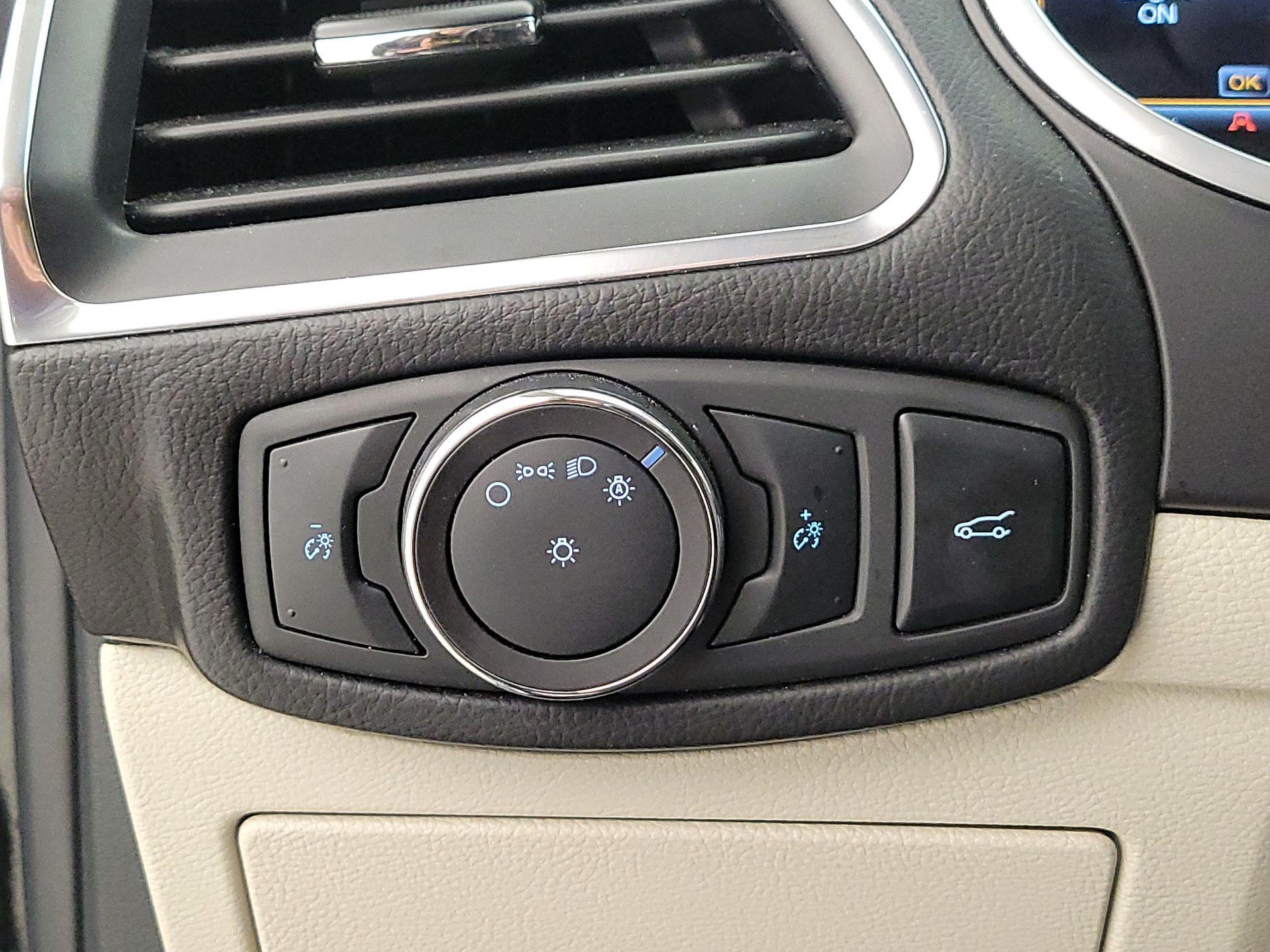Thumbnail: 2018 Ford Edge - 13