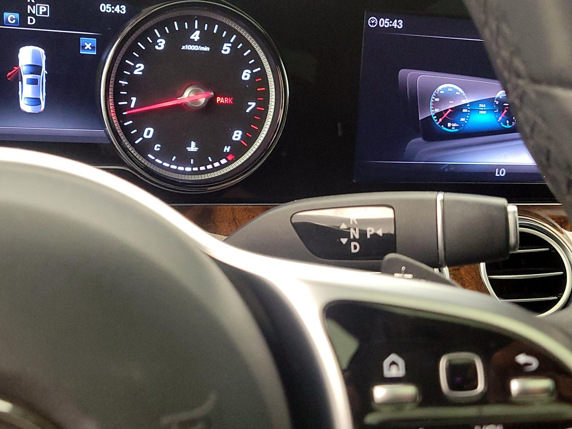 Thumbnail: 2019 Mercedes-Benz E-Class - 18