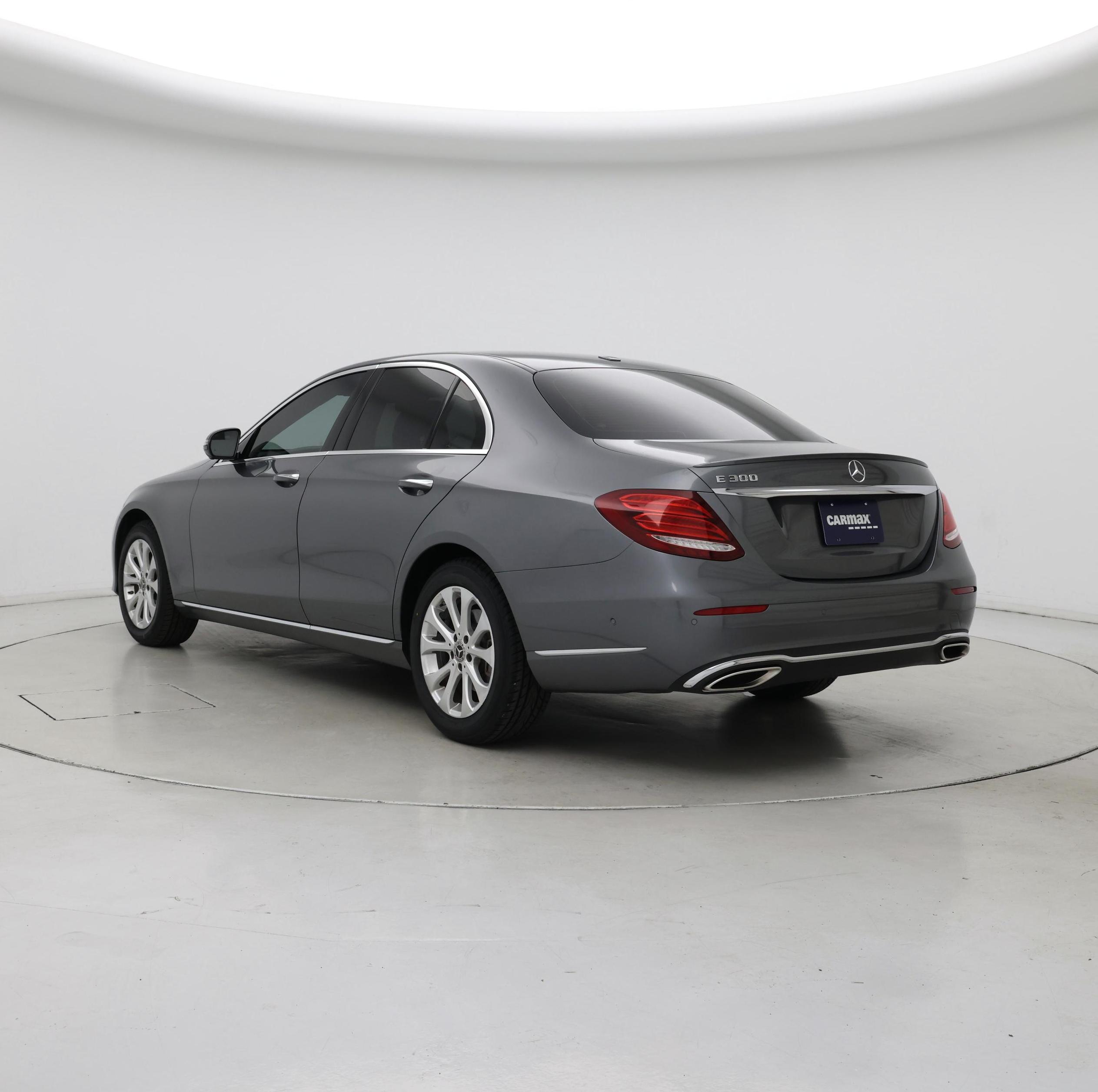 Thumbnail: 2019 Mercedes-Benz E-Class - 2