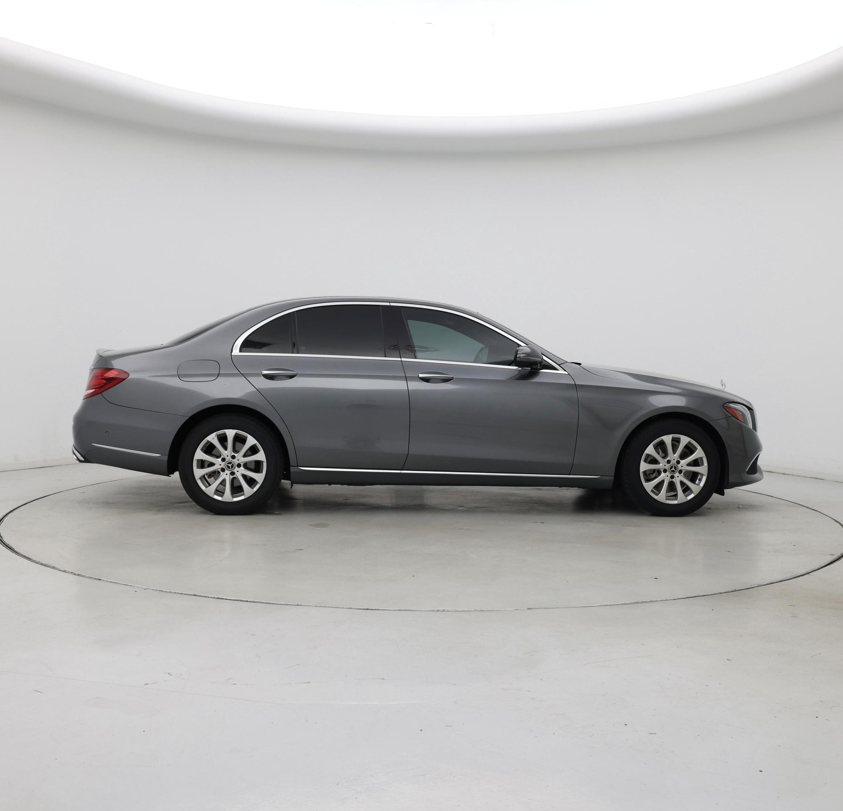 Thumbnail: 2019 Mercedes-Benz E-Class - 7