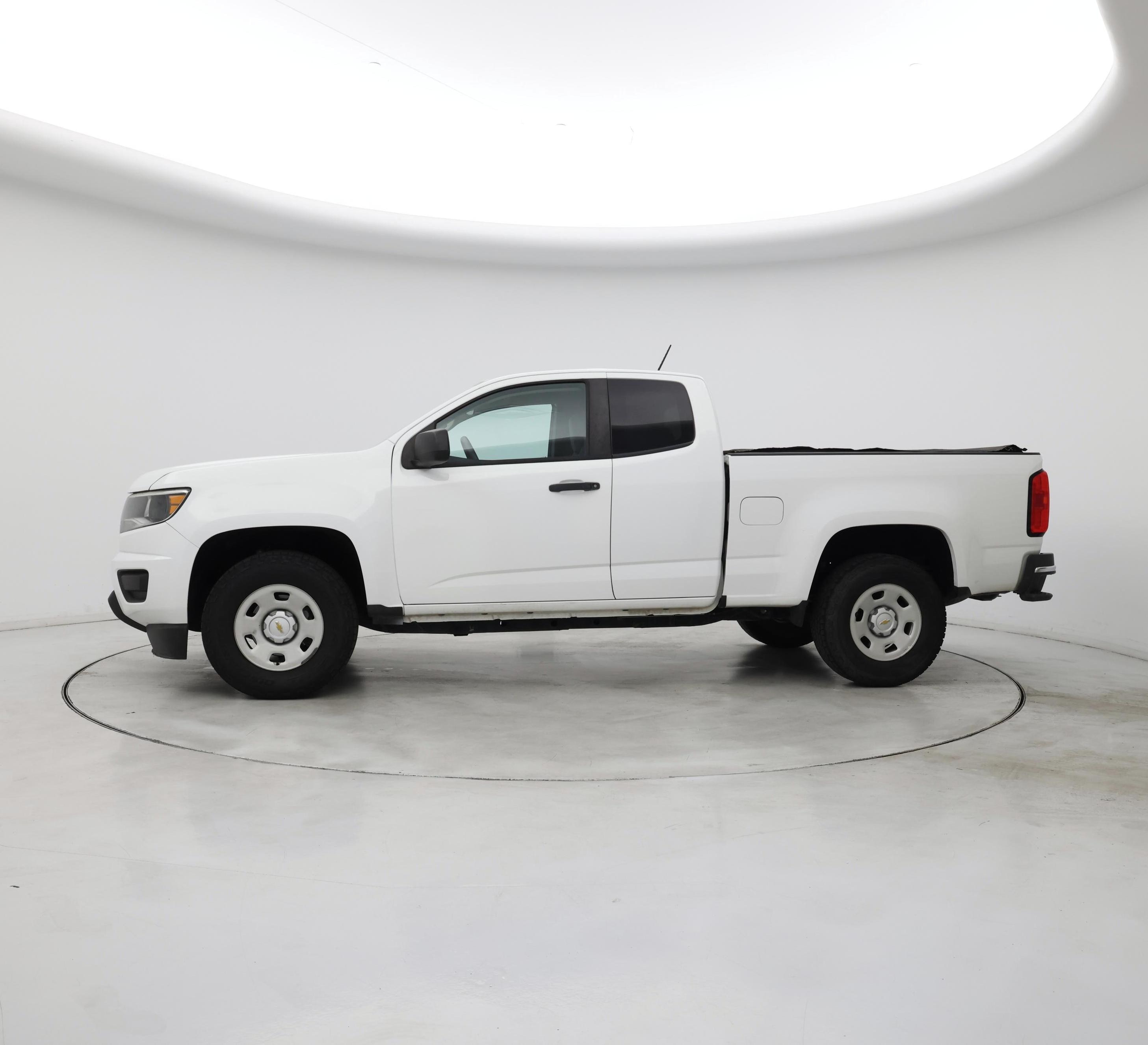 Thumbnail: 2018 Chevrolet Colorado - 3