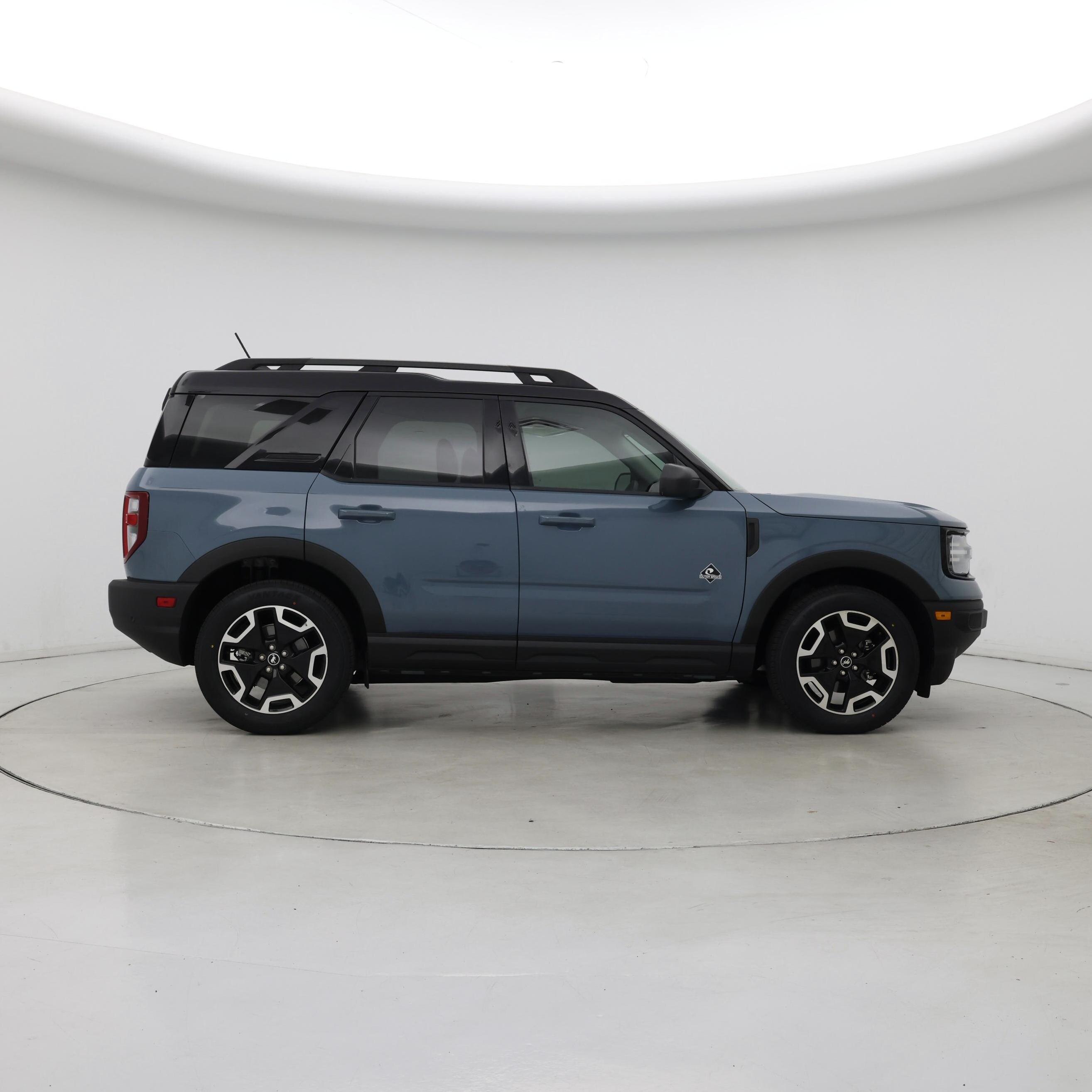 Thumbnail: 2022 Ford Bronco Sport - 7