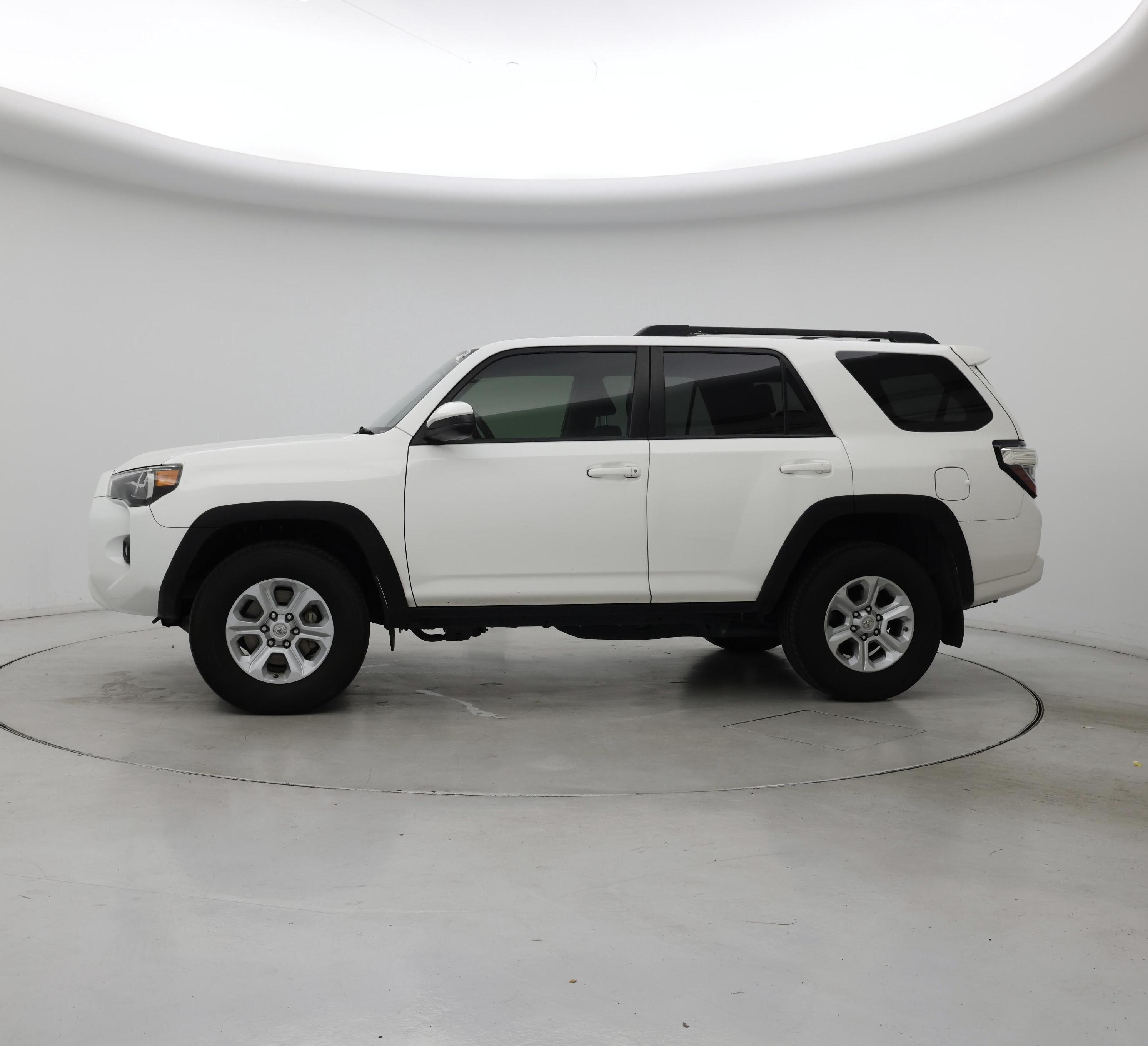 Thumbnail: 2018 Toyota 4Runner - 3