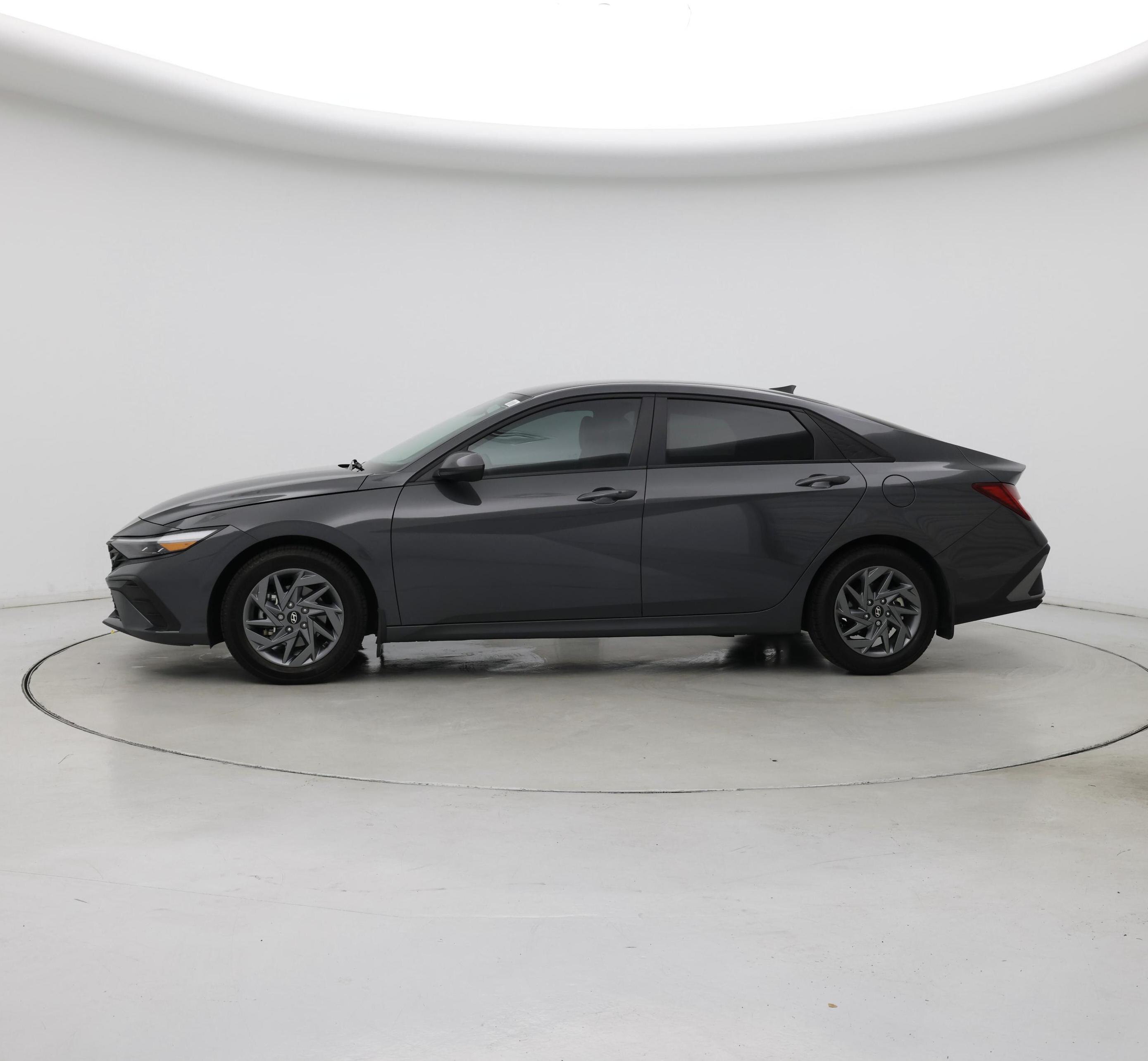 Thumbnail: 2024 Hyundai Elantra - 3