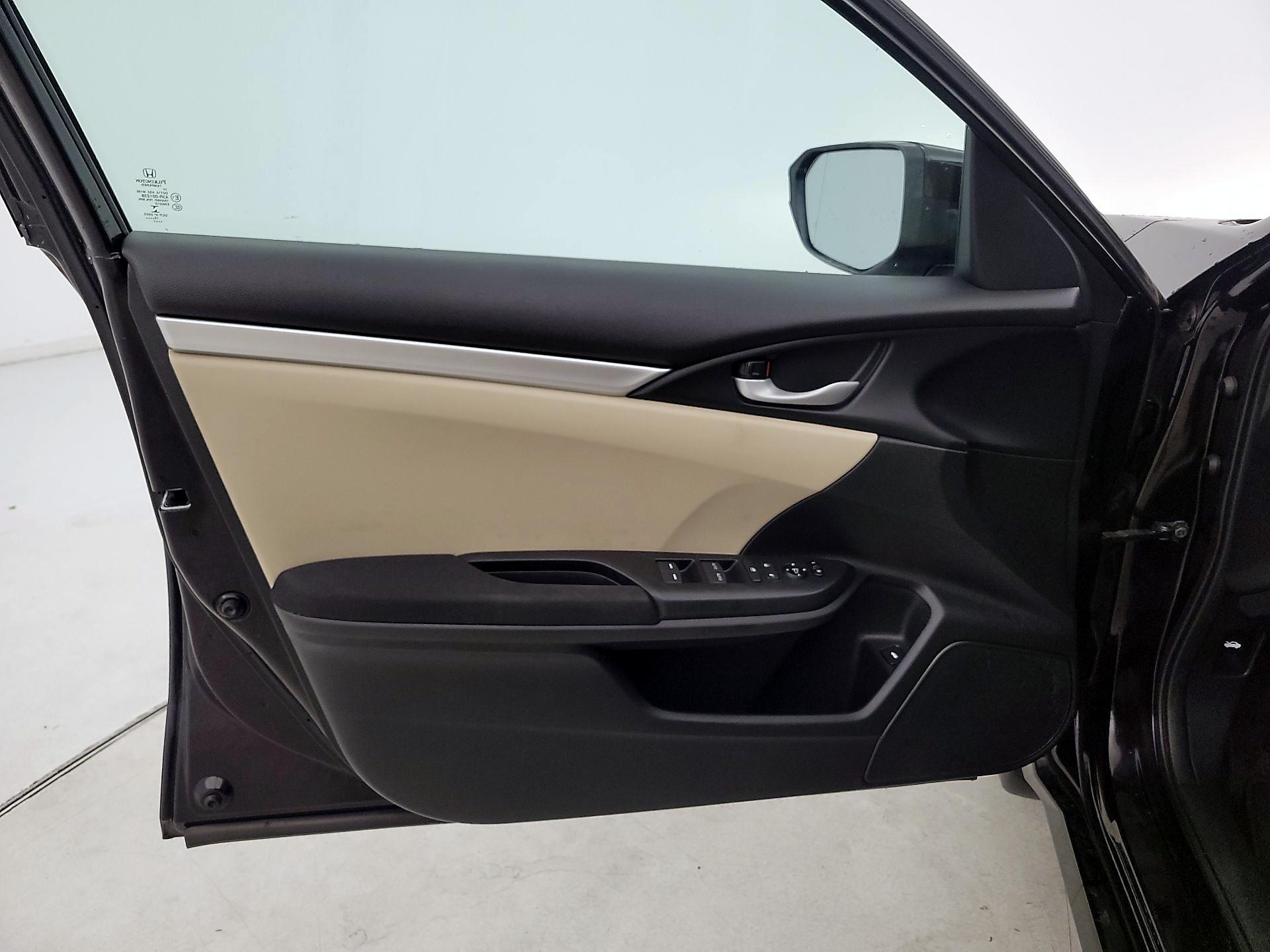 Thumbnail: 2016 Honda Civic - 12