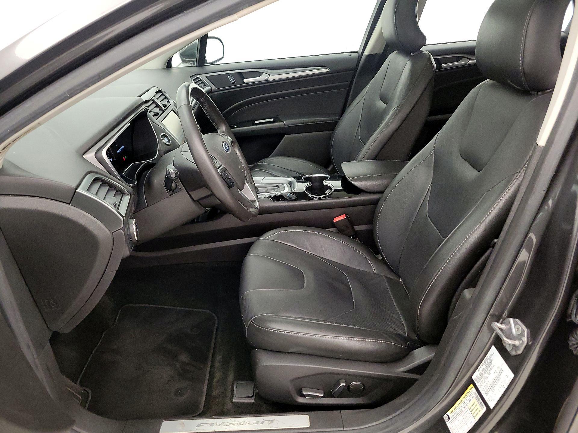Thumbnail: 2016 Ford Fusion - 11