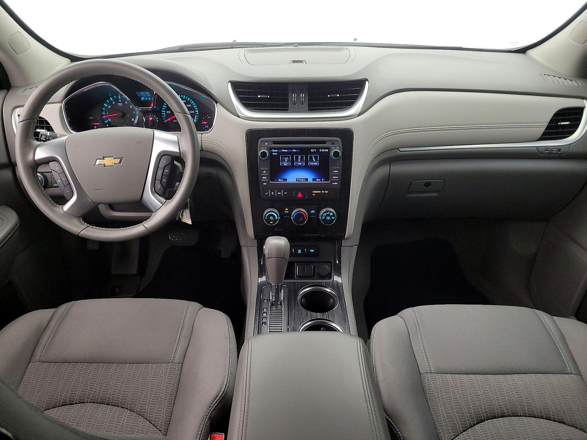 Thumbnail: 2017 Chevrolet Traverse - 9