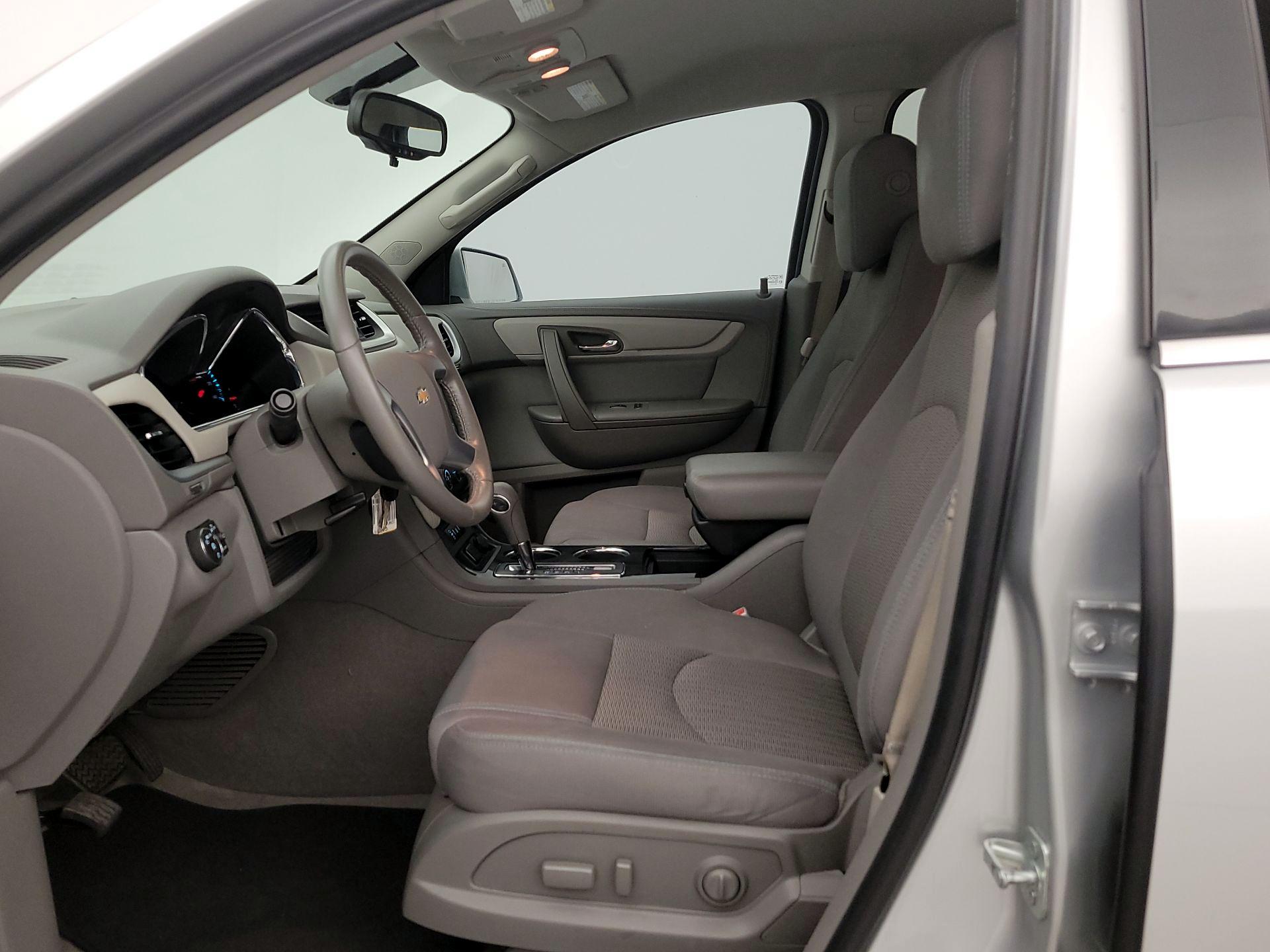 Thumbnail: 2017 Chevrolet Traverse - 11