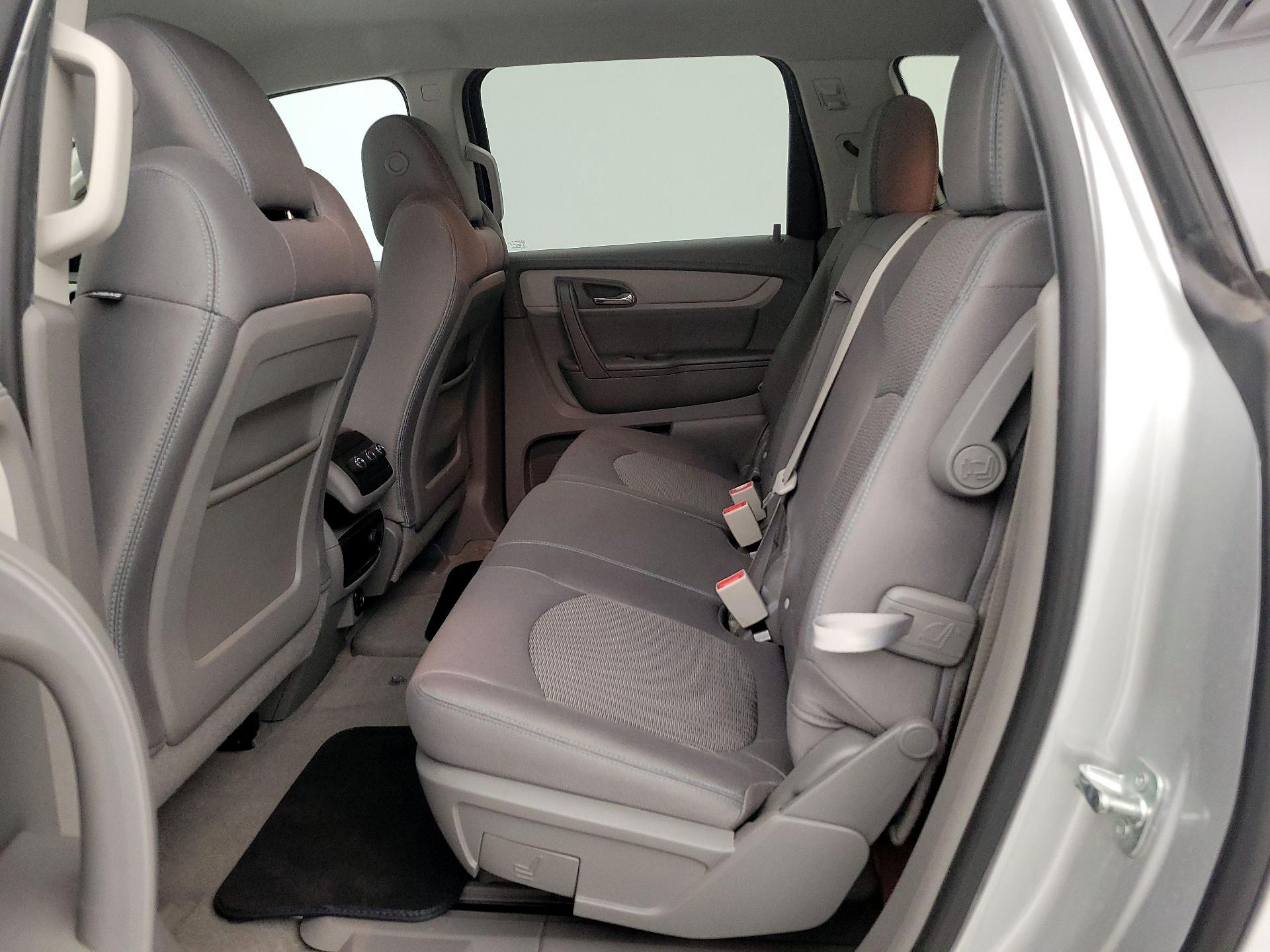 Thumbnail: 2017 Chevrolet Traverse - 19