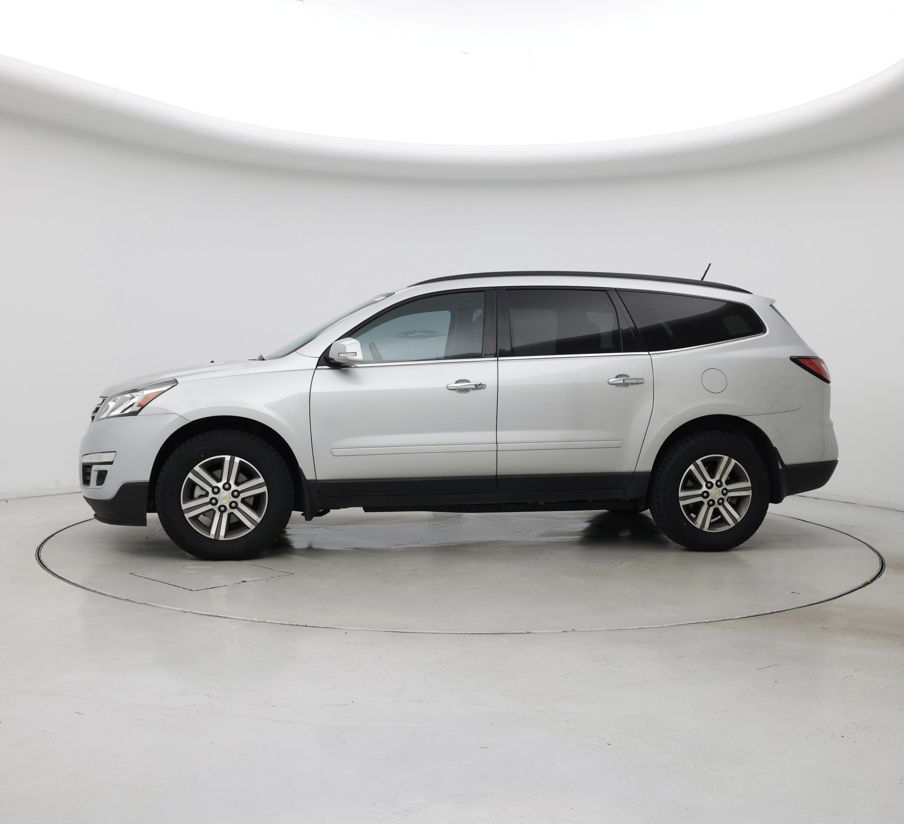 Thumbnail: 2017 Chevrolet Traverse - 3