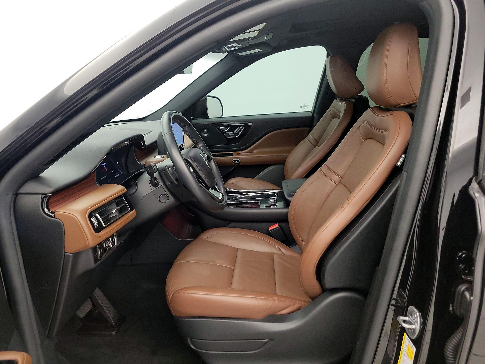 Thumbnail: 2023 Lincoln Aviator - 11
