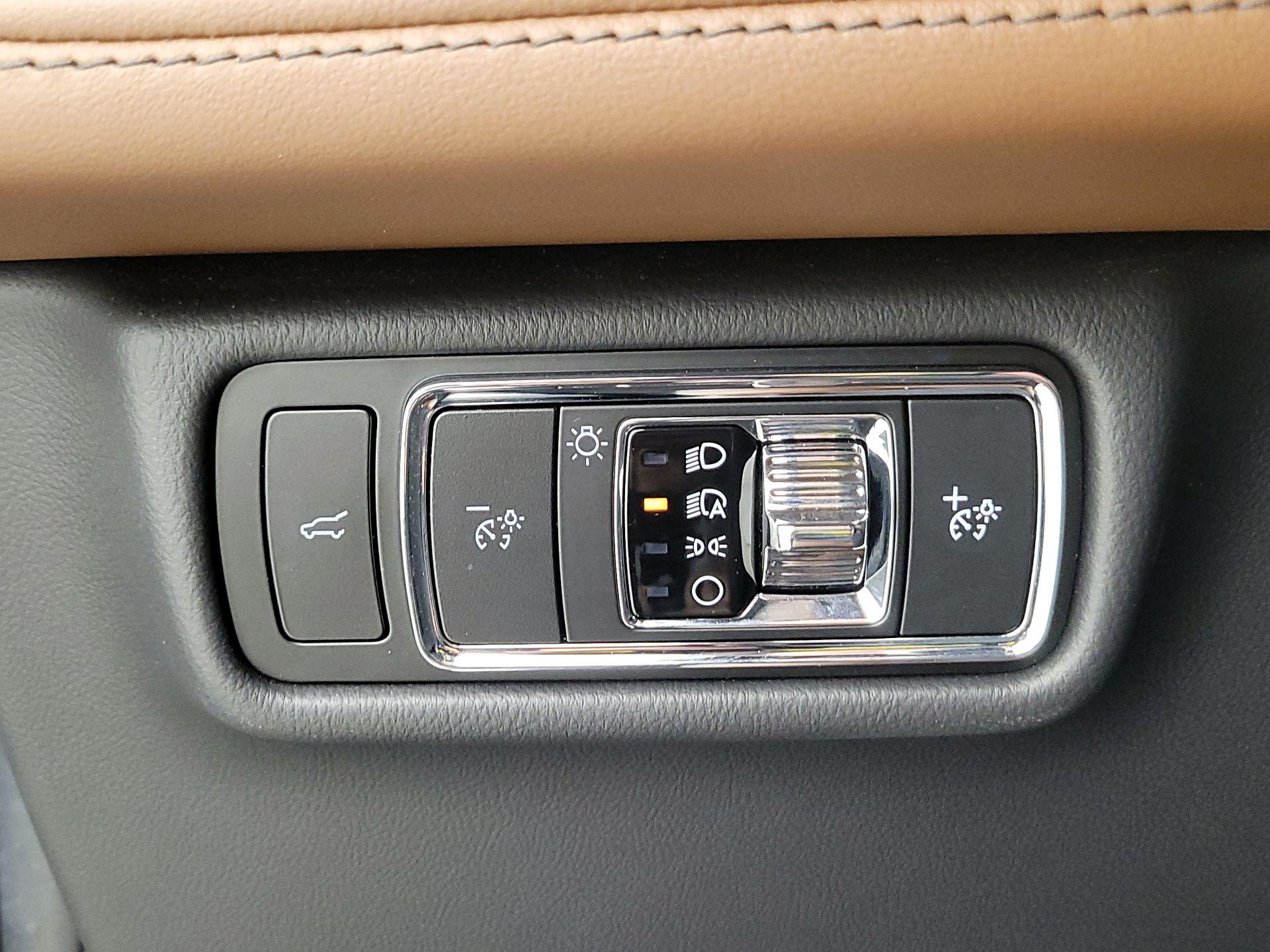 Thumbnail: 2023 Lincoln Aviator - 13