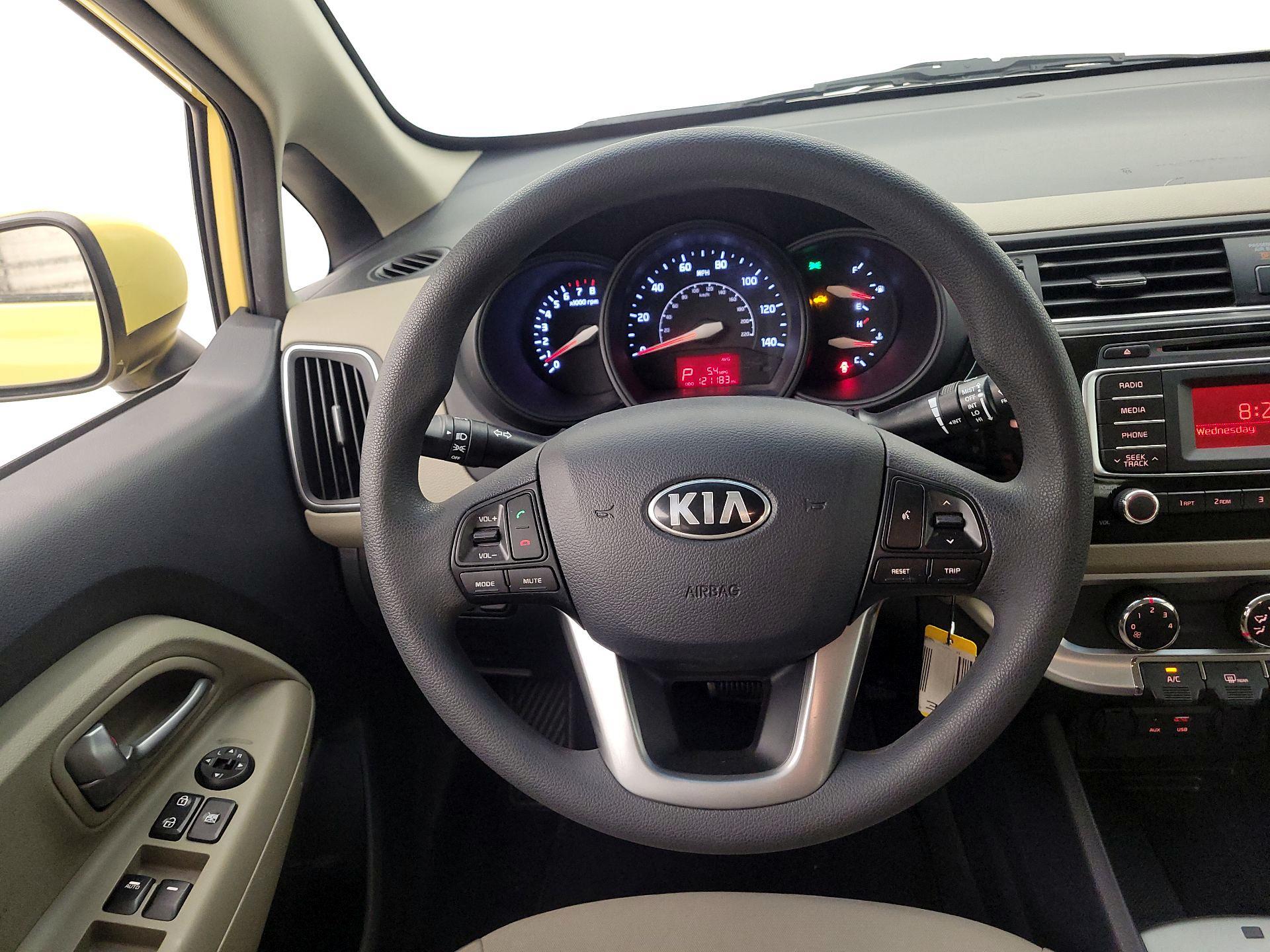 Thumbnail: 2016 Kia Rio - 10