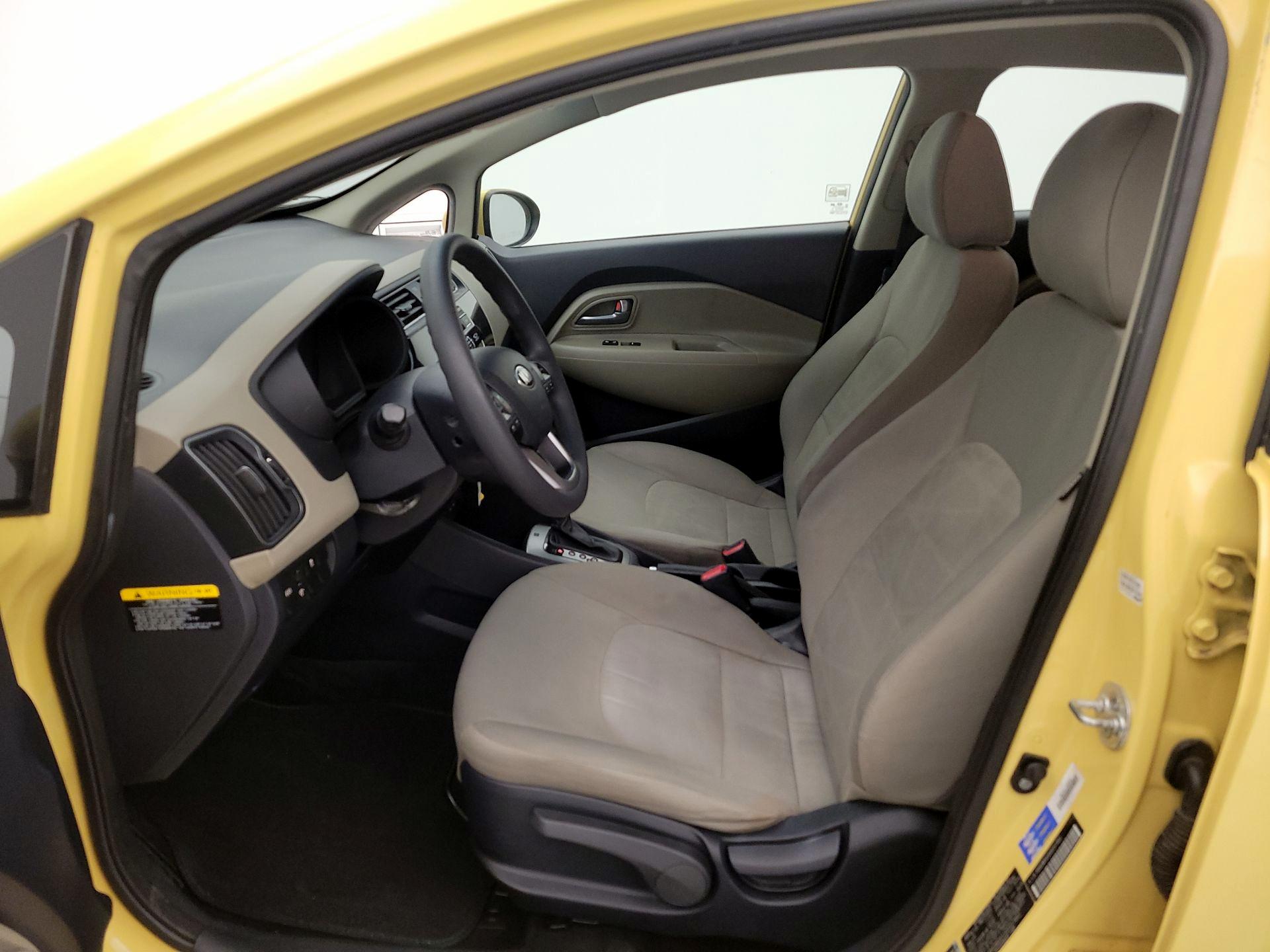 Thumbnail: 2016 Kia Rio - 11