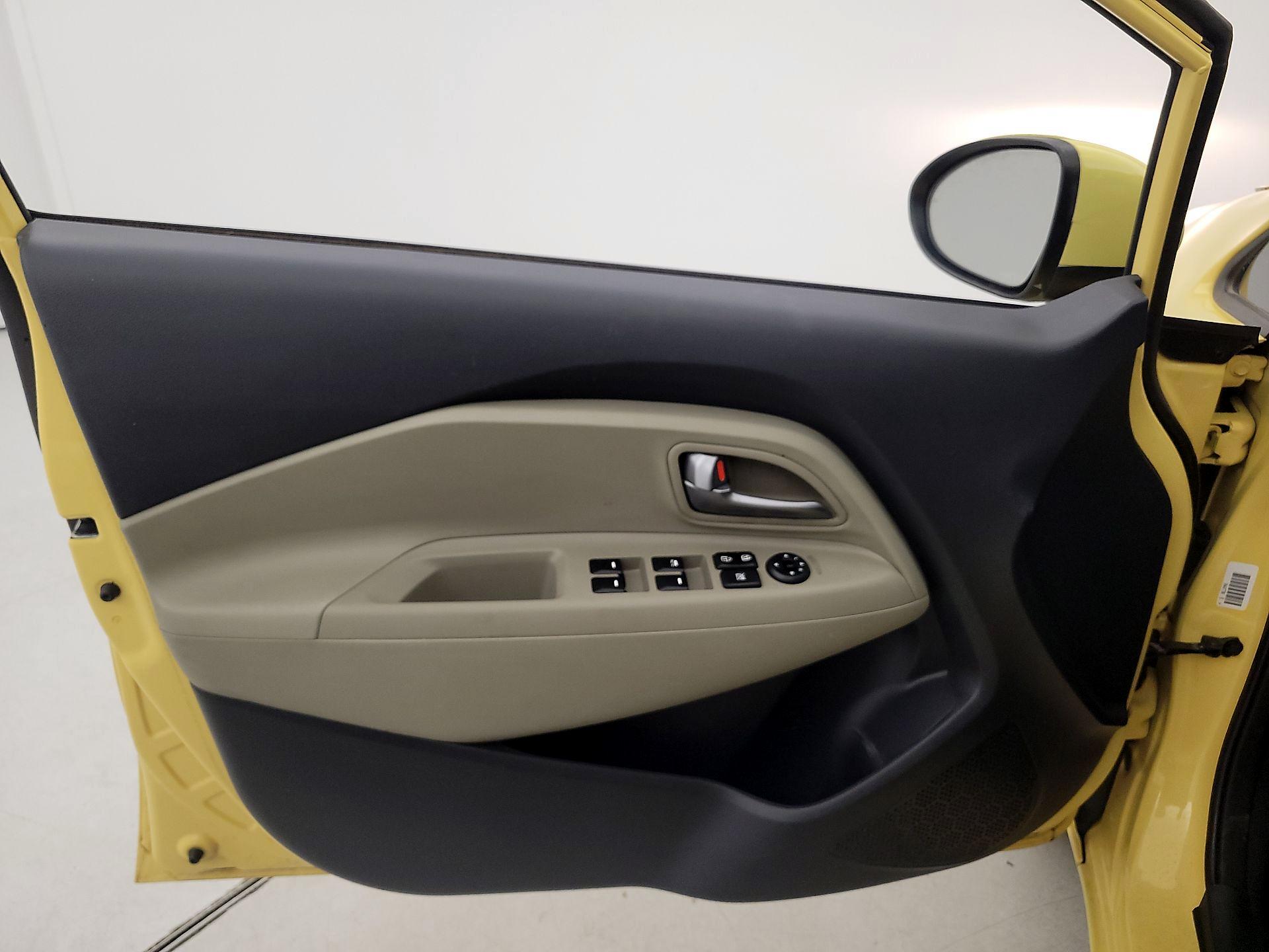 Thumbnail: 2016 Kia Rio - 12