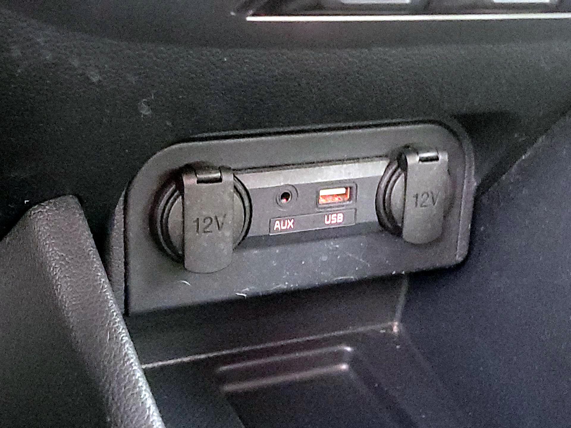 Thumbnail: 2016 Kia Rio - 17